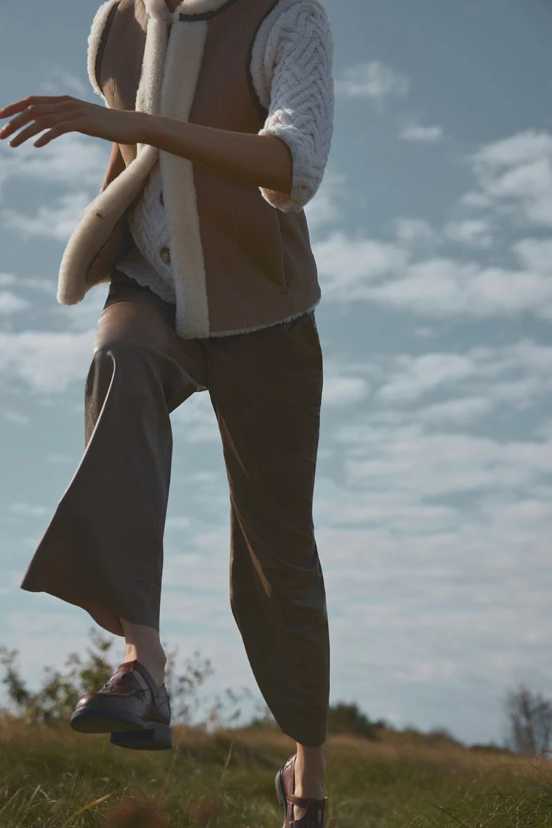 Abena Shearling waistcoat | Super Neutral | Vest fra Gustav - Image 15
