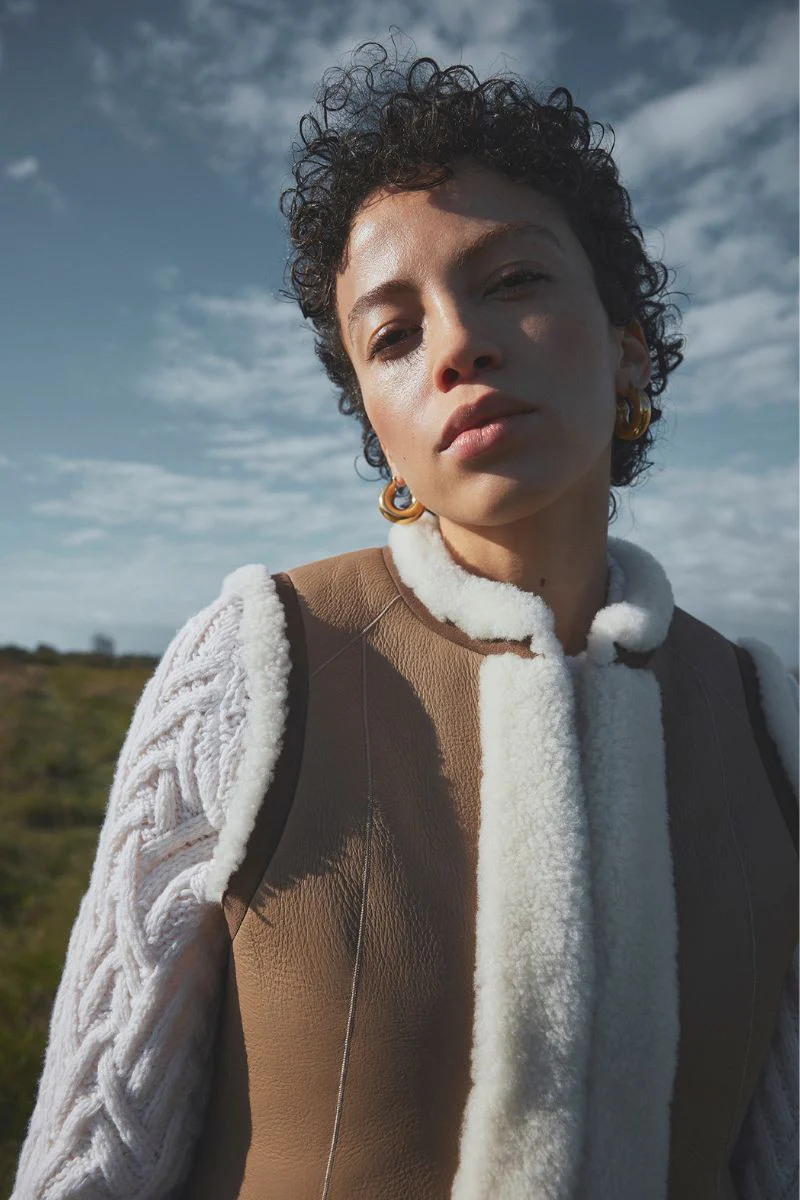 Abena Shearling waistcoat | Super Neutral | Vest fra Gustav - Image 8