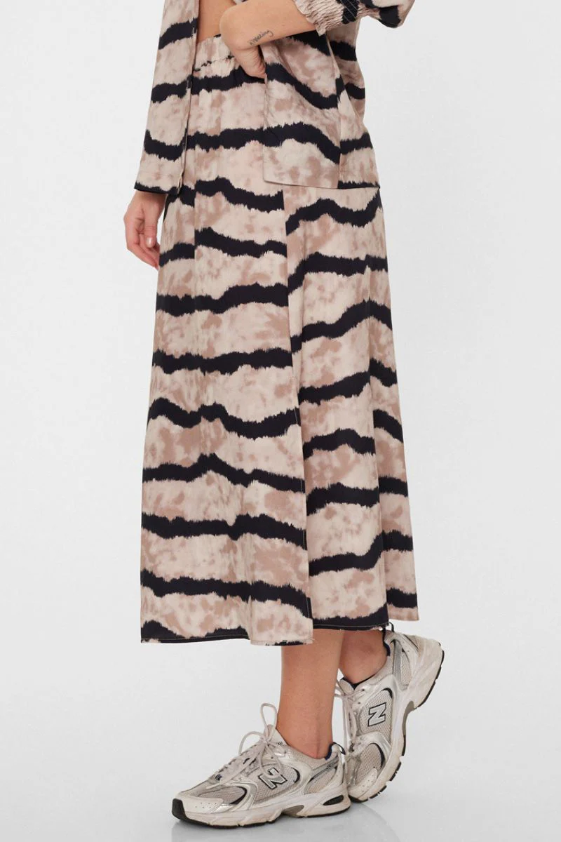 Aby Skirt 205280 | Taupe Gray W. Black | Nederdel fra Freequent - Image 3