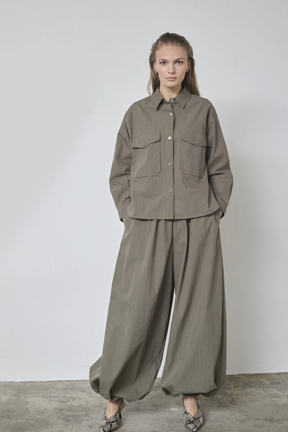 Acasia Shirt 45102 | Army | Bluse fra Co'couture - Image 3