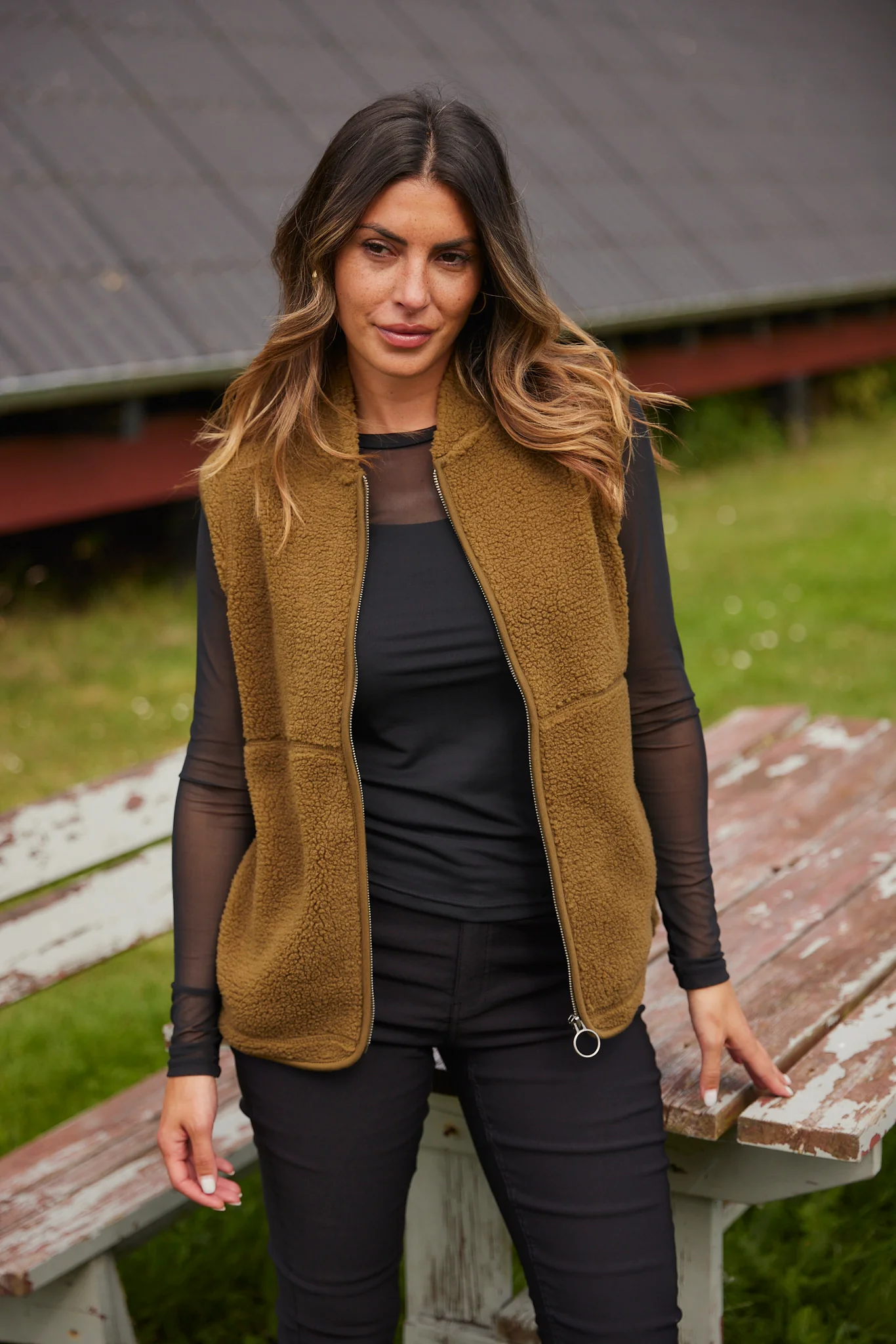 Ada Waistcoat | Mørkegrøn | Teddy vest fra French Laundry - Image 8