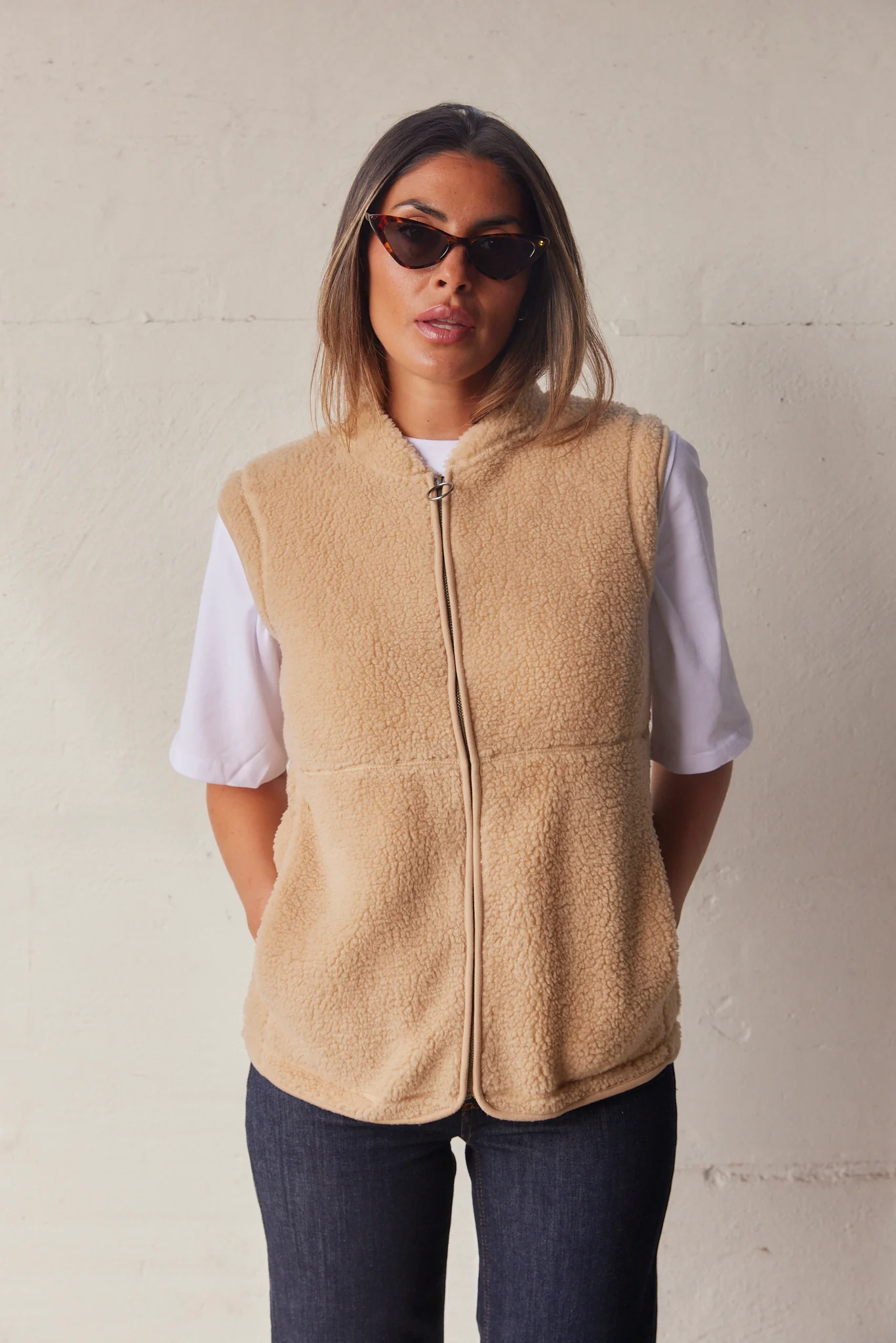 Ada Waistcoat | Sand | Teddy vest fra French Laundry - Image 6