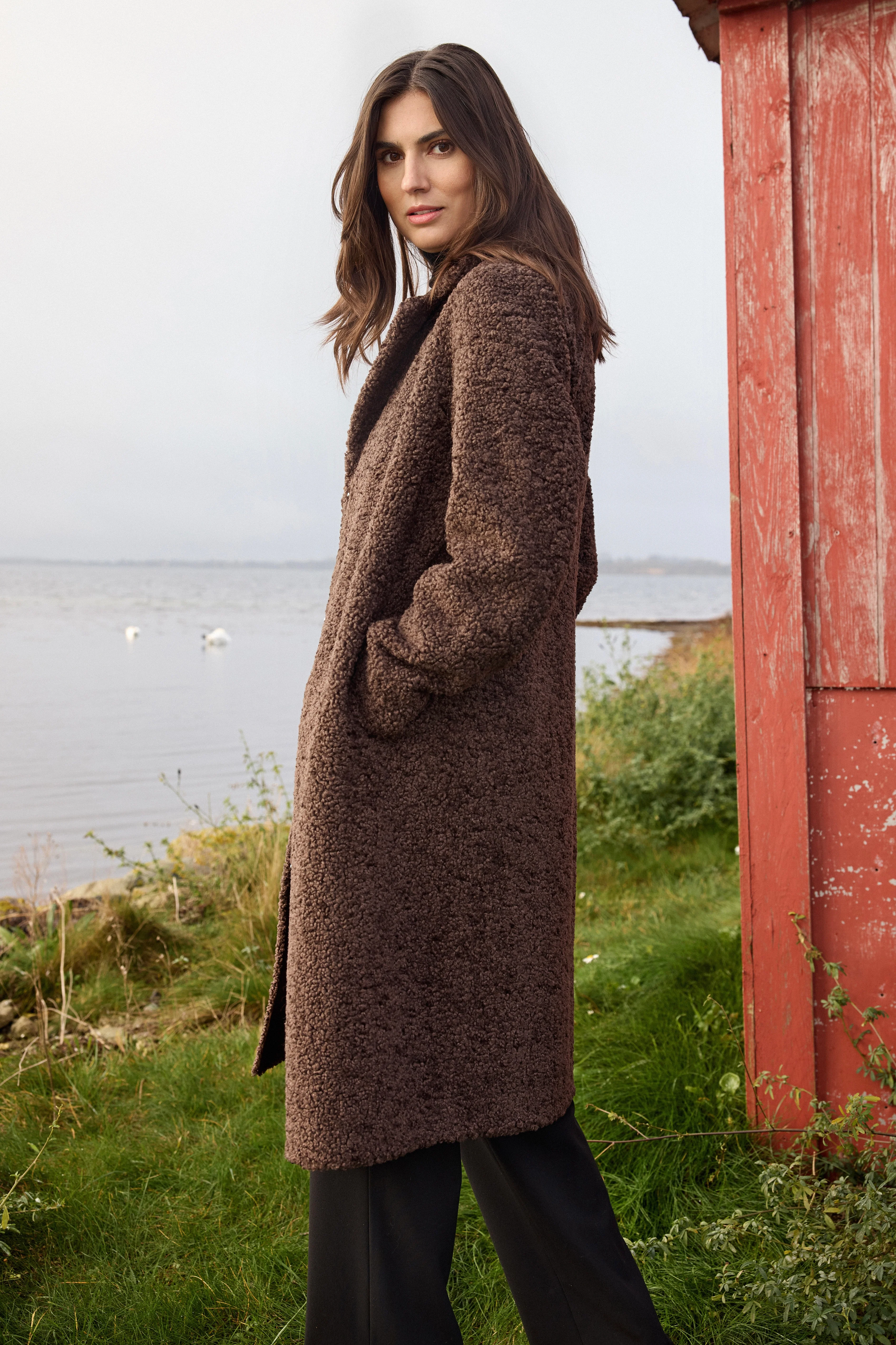 Addy FF Long Teddy Coat | Brun | Frakke fra French Laundry - Image 13
