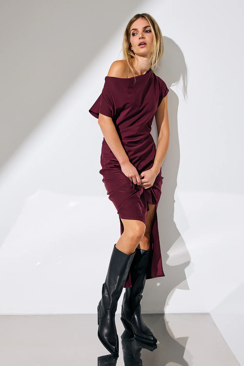 Adna Wing Dress 36449 | Burgundy | Kjole fra Co'couture - Image 3