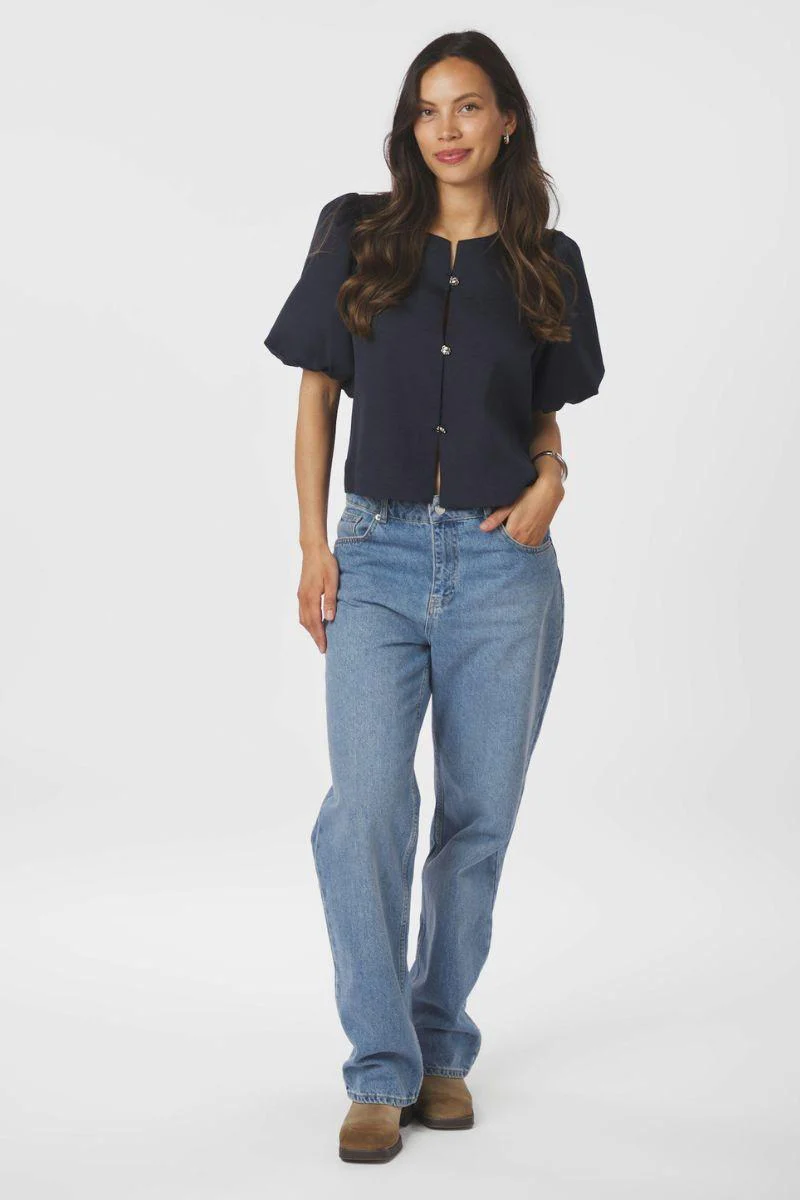 Aisa Dull Satin Blouse | Navy | Bluse fra Neo Noir - Image 7