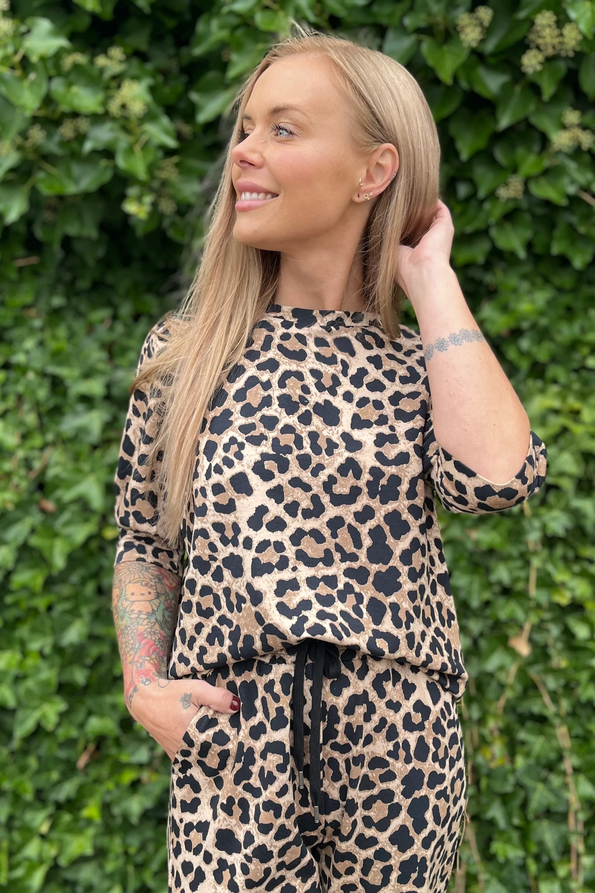 Alice Tini Tee Sweat | Leo | Sweatshirt fra Statebird - Image 5