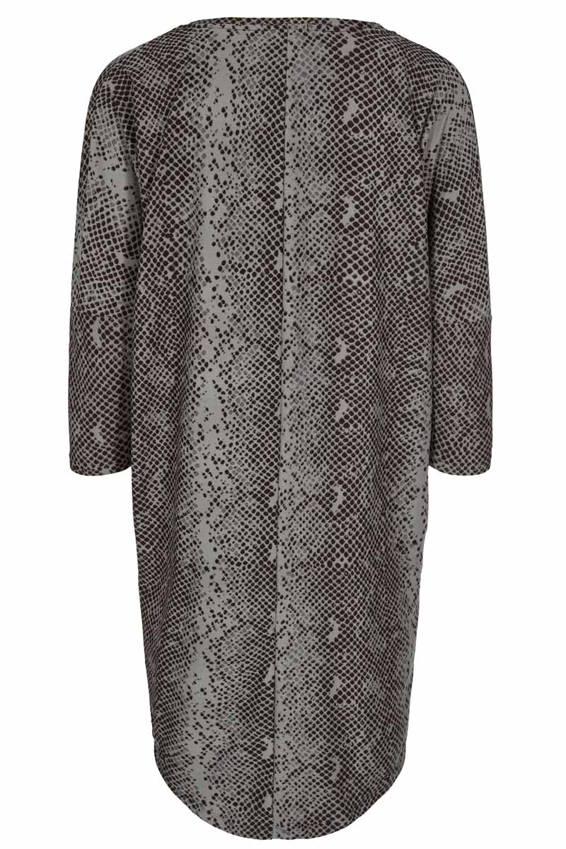 Alma dress | Snake | Oversize kjole fra Liberté Essentiel - Image 3