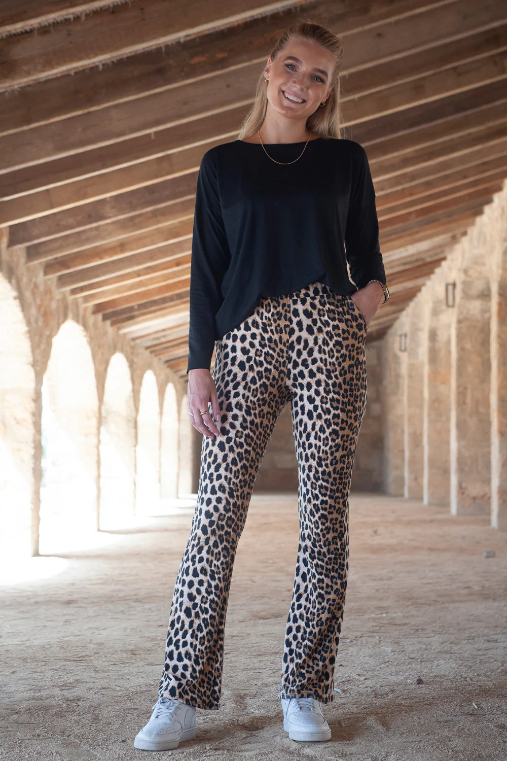 Alma Flaired Pants | Lux Leo | Bukser fra Liberté - Image 3