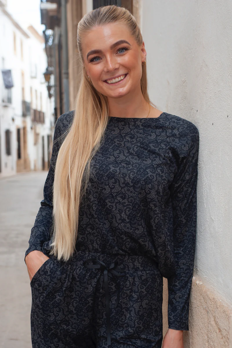 Alma Ls Top | Black Grey Lace | Bluse fra Liberté - Image 4