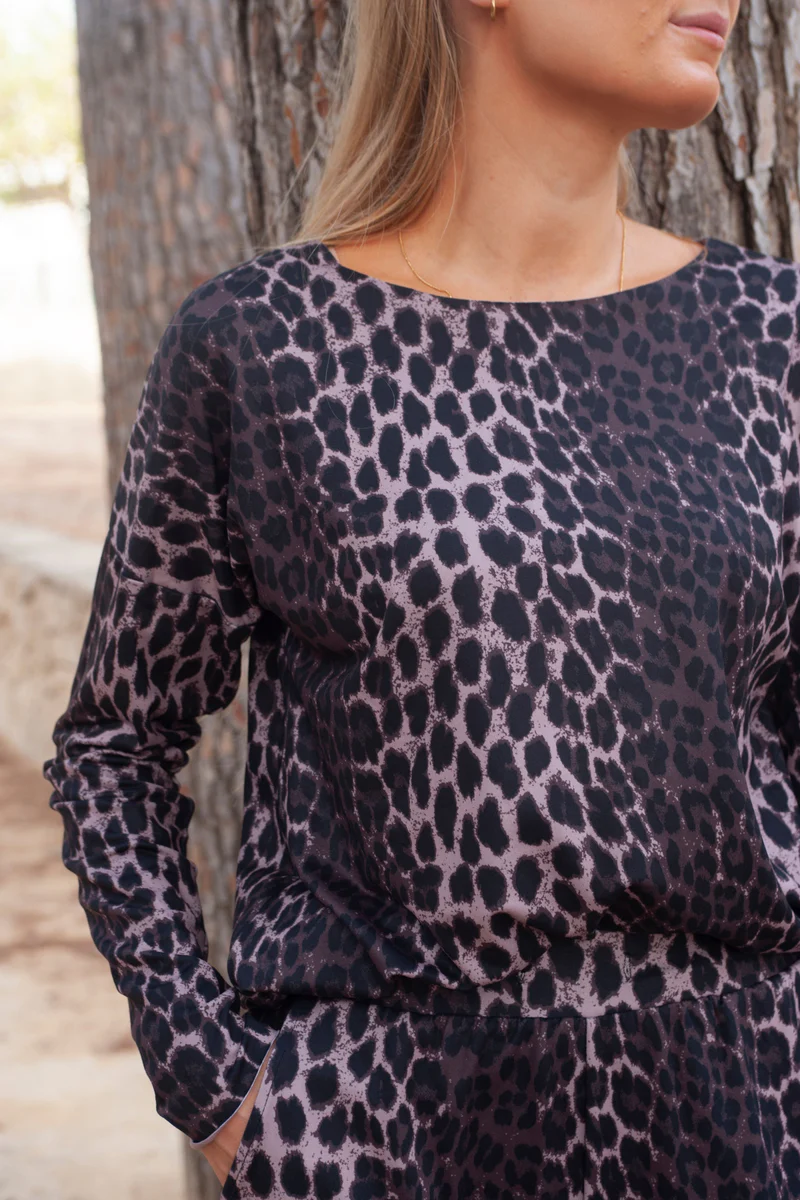Alma Ls Top (Fleece) | Dark Brown Lux Leo | Bluse fra Liberté - Image 4