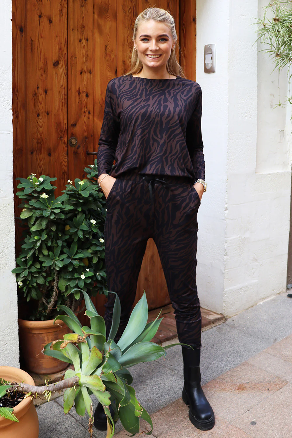 Alma Pants | Dark Brown Zebra | Bukser fra Liberté - Image 4