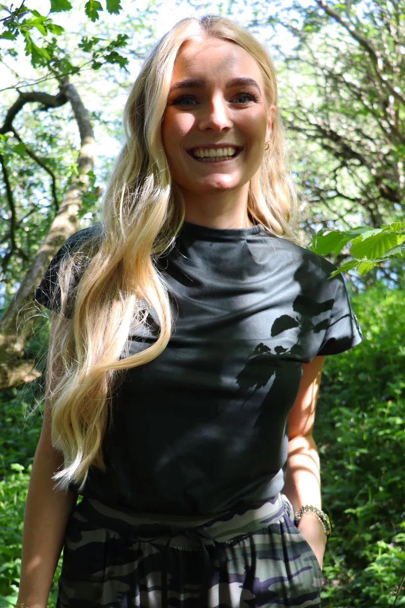 Alma Top | Dusty Army | Bluse fra Liberté - Image 6