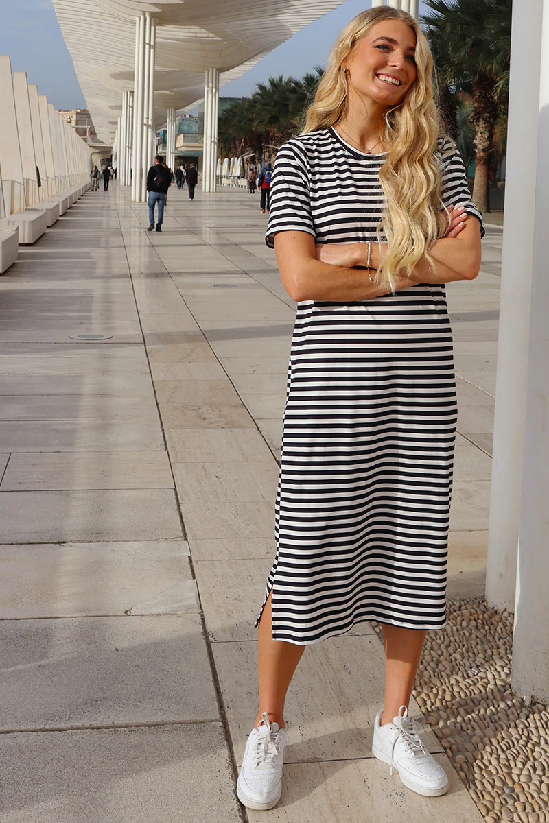 Alma Tshirt Dress | Black Creme Stripe | Kjole fra Liberté - Image 5