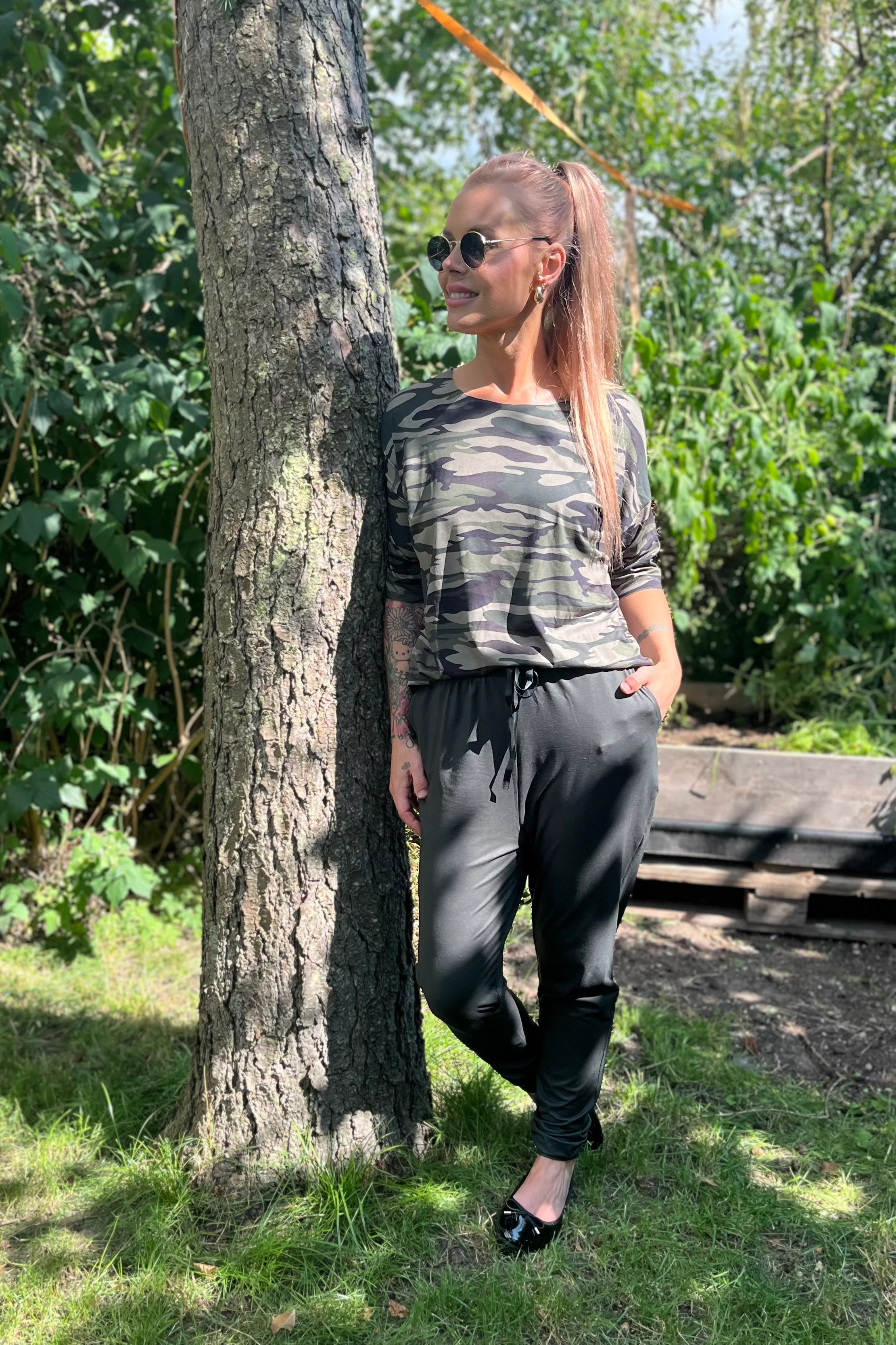 Alma Tshirt | Dusty Camo | TShirt fra Liberté - Image 8