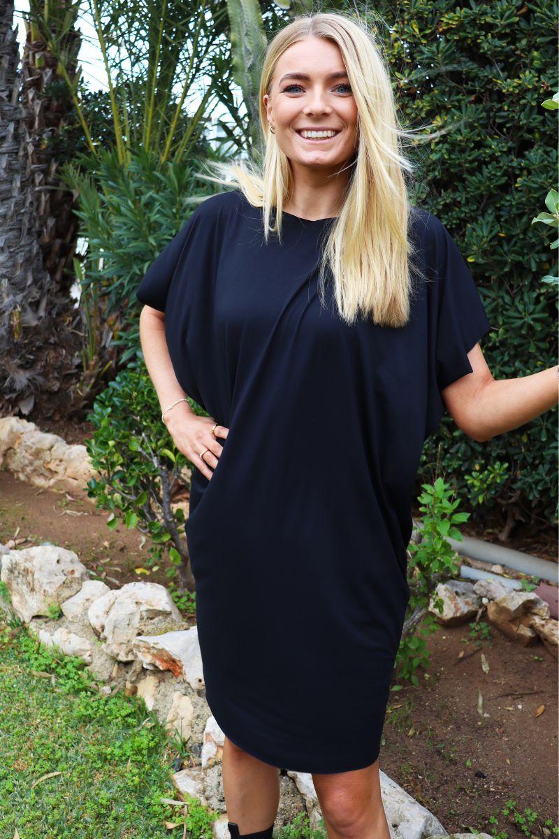 Alma Tunic | Black | Kjole fra Liberté - Image 4