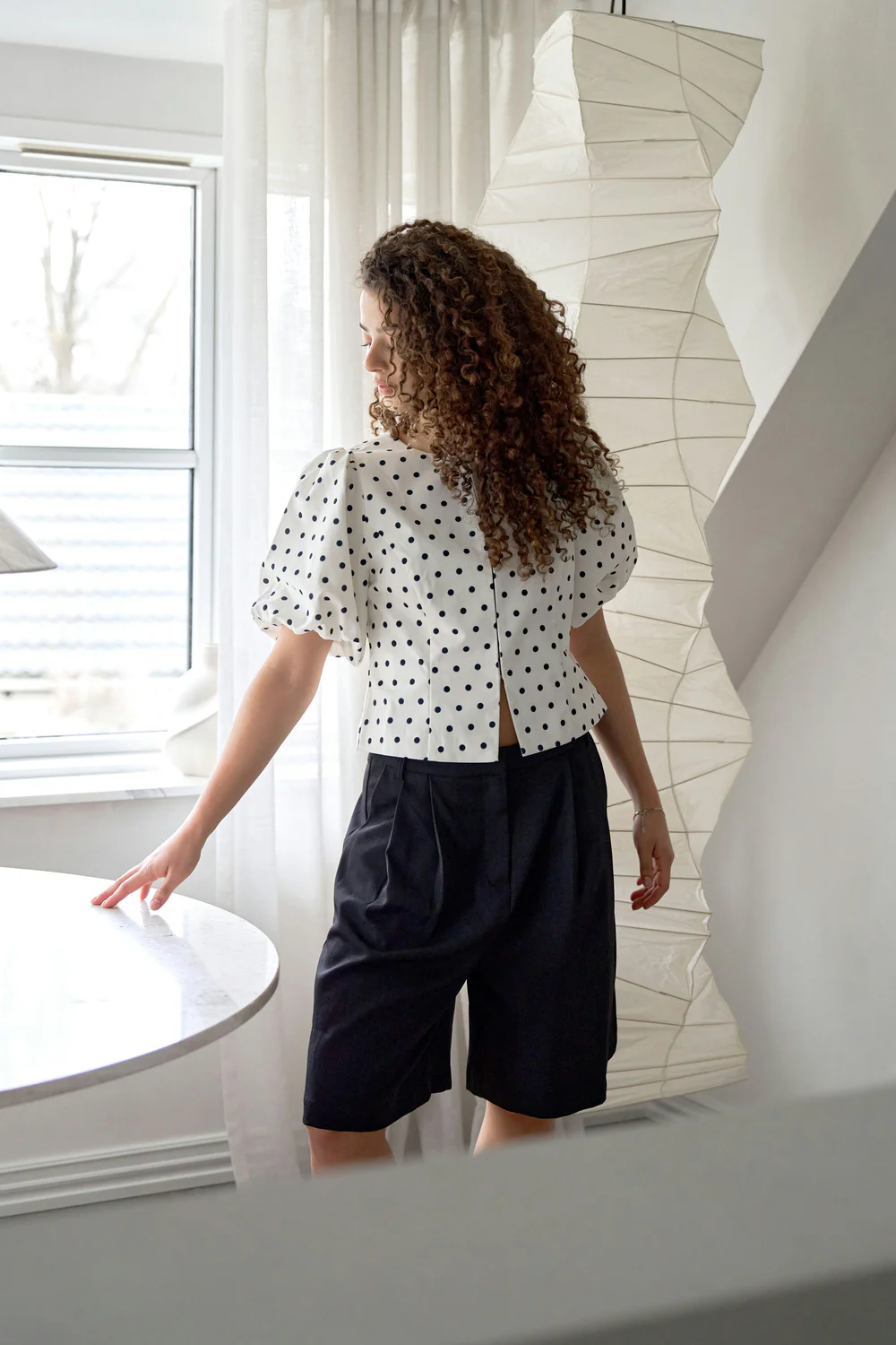 Anela Dot Blouse | White | Bluse fra Neo Noir - Image 5