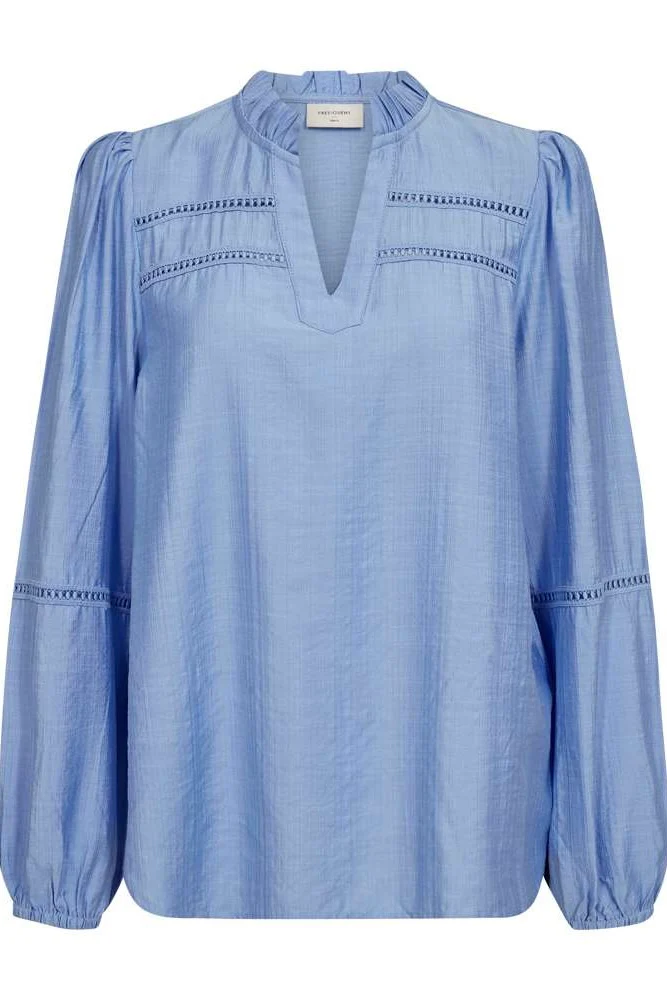 Antina Blouse 207773 | Vista Blue | Bluse fra Freequent