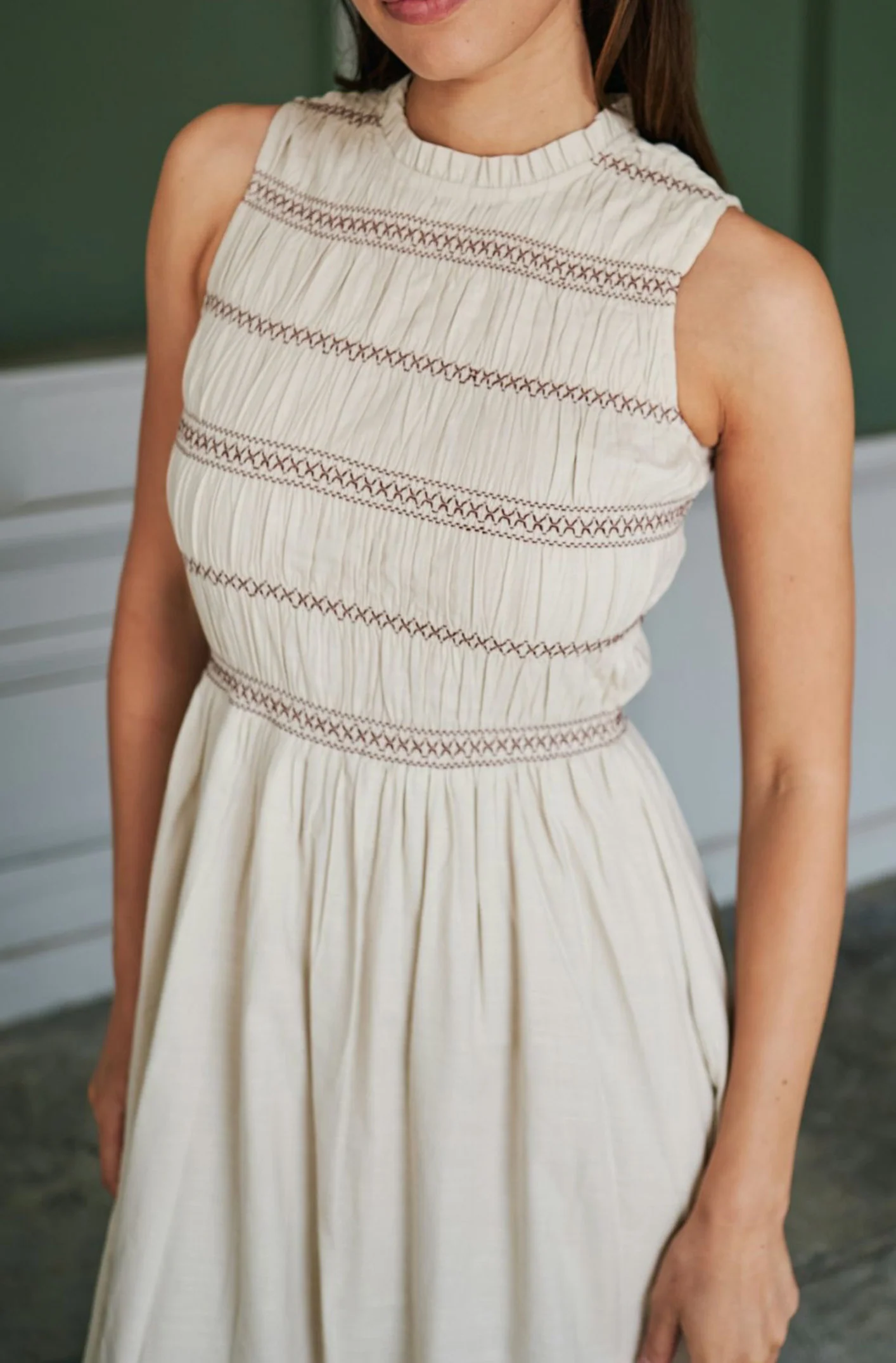 Atika Deco Smock Dress | Ivory | Kjole fra Neo Noir - Image 2