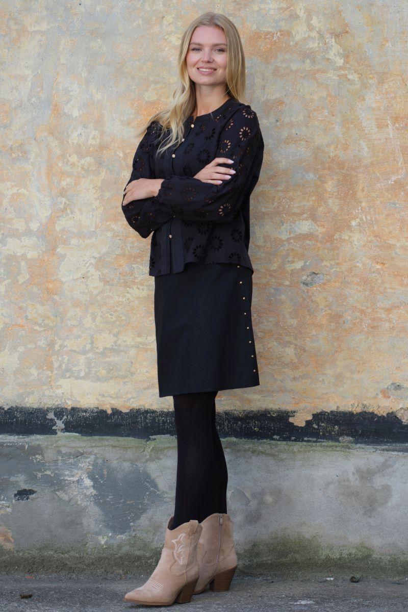 Avery Blouse 2820 | Black | Bluse fra Prepair - Image 3