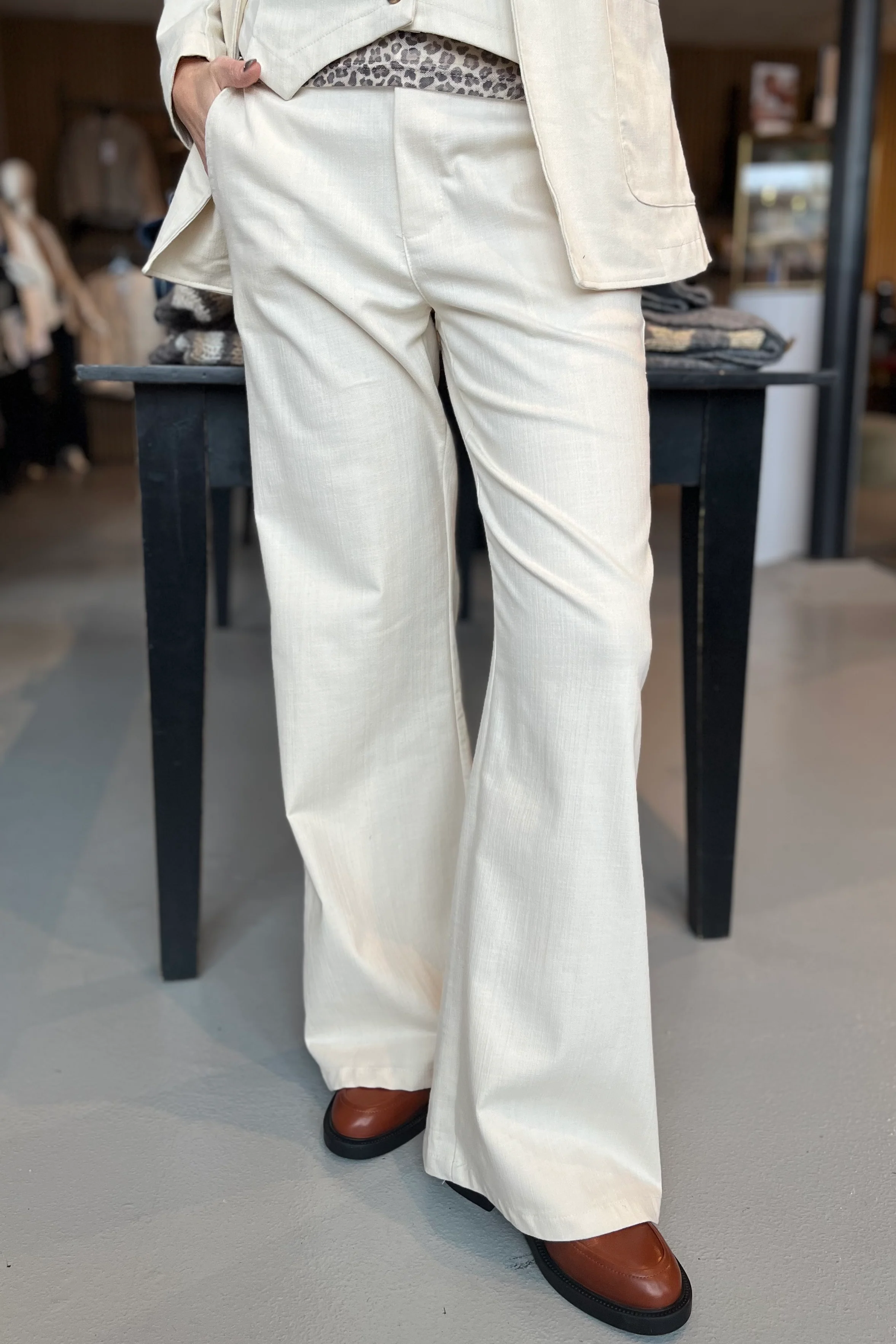Box Pant | Off White | Bukser fra Black Colour - Image 10