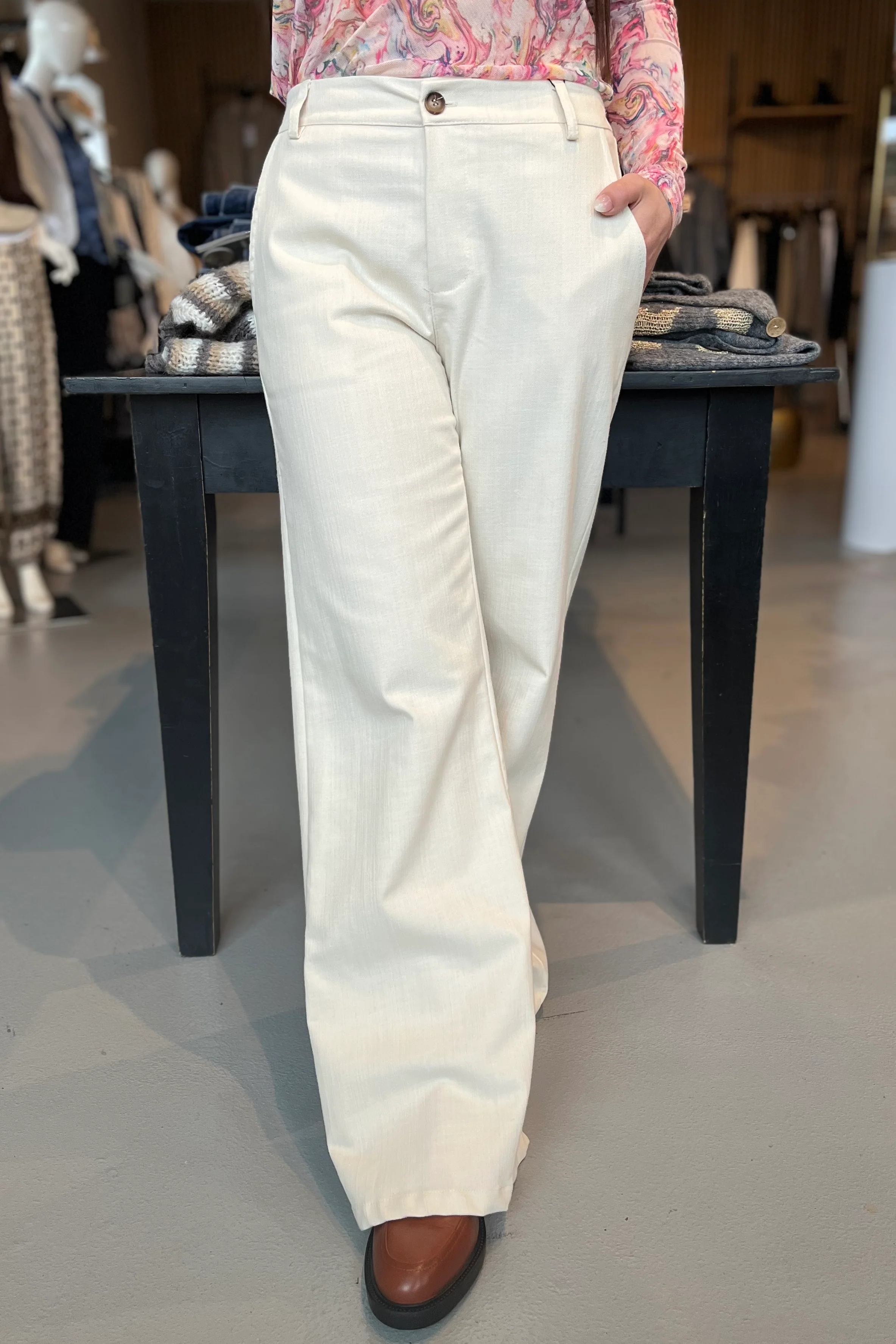 Box Pant | Off White | Bukser fra Black Colour - Image 12