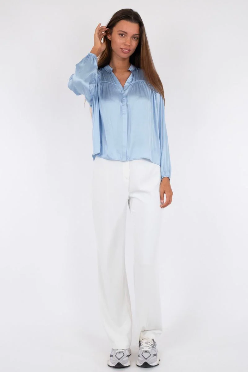 Binnet Satin Blouse | Light Blue | Skjorte fra Neo Noir - Image 6