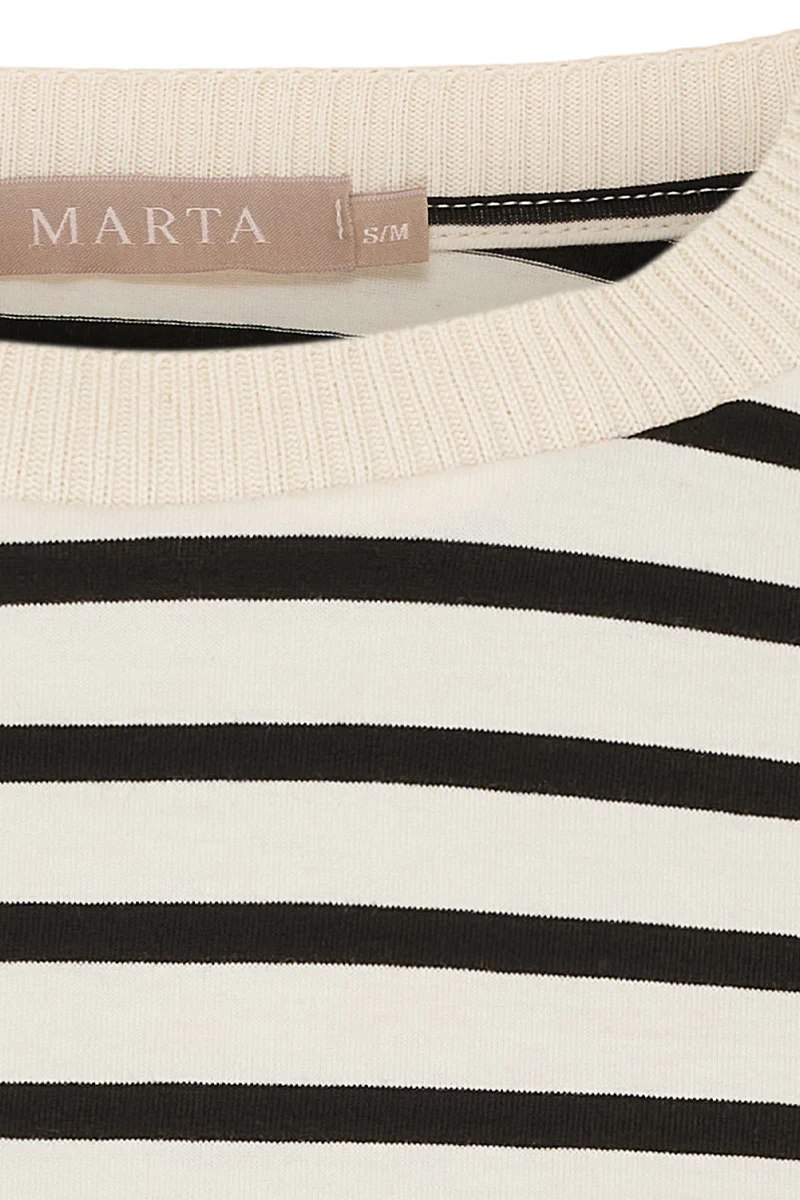 Brooklyn Tee | Beige/Black | T-shirt fra Marta du Chateau - Image 2