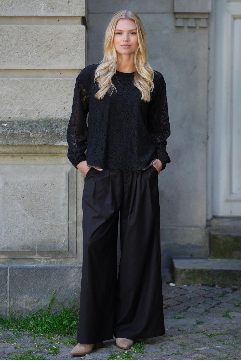 Claire Blouse 2822 | Black | Bluse fra Prepair - Image 4