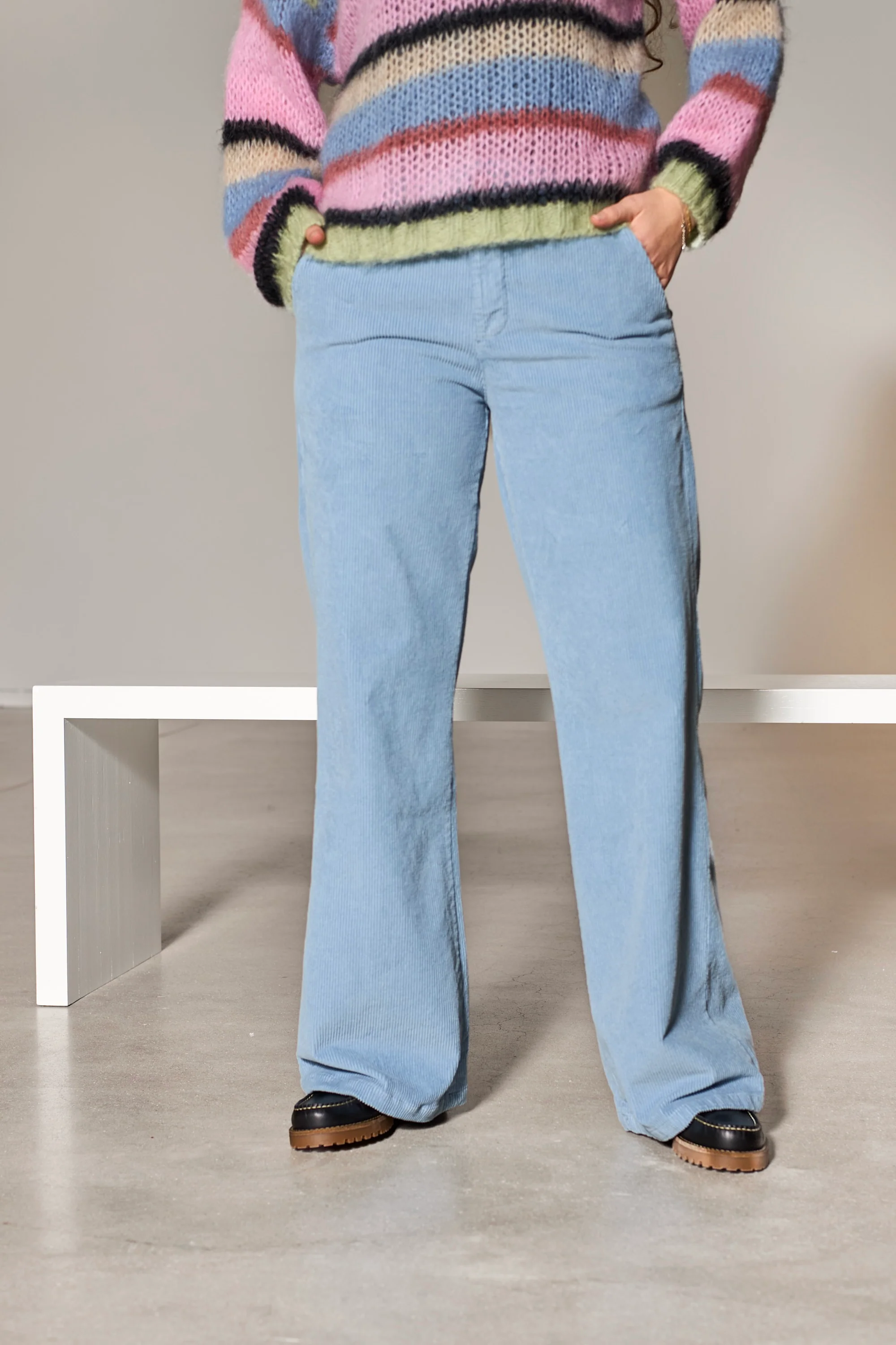 Cora Corduroy Box Pant | Dust Blue | Bukser fra Black Colour