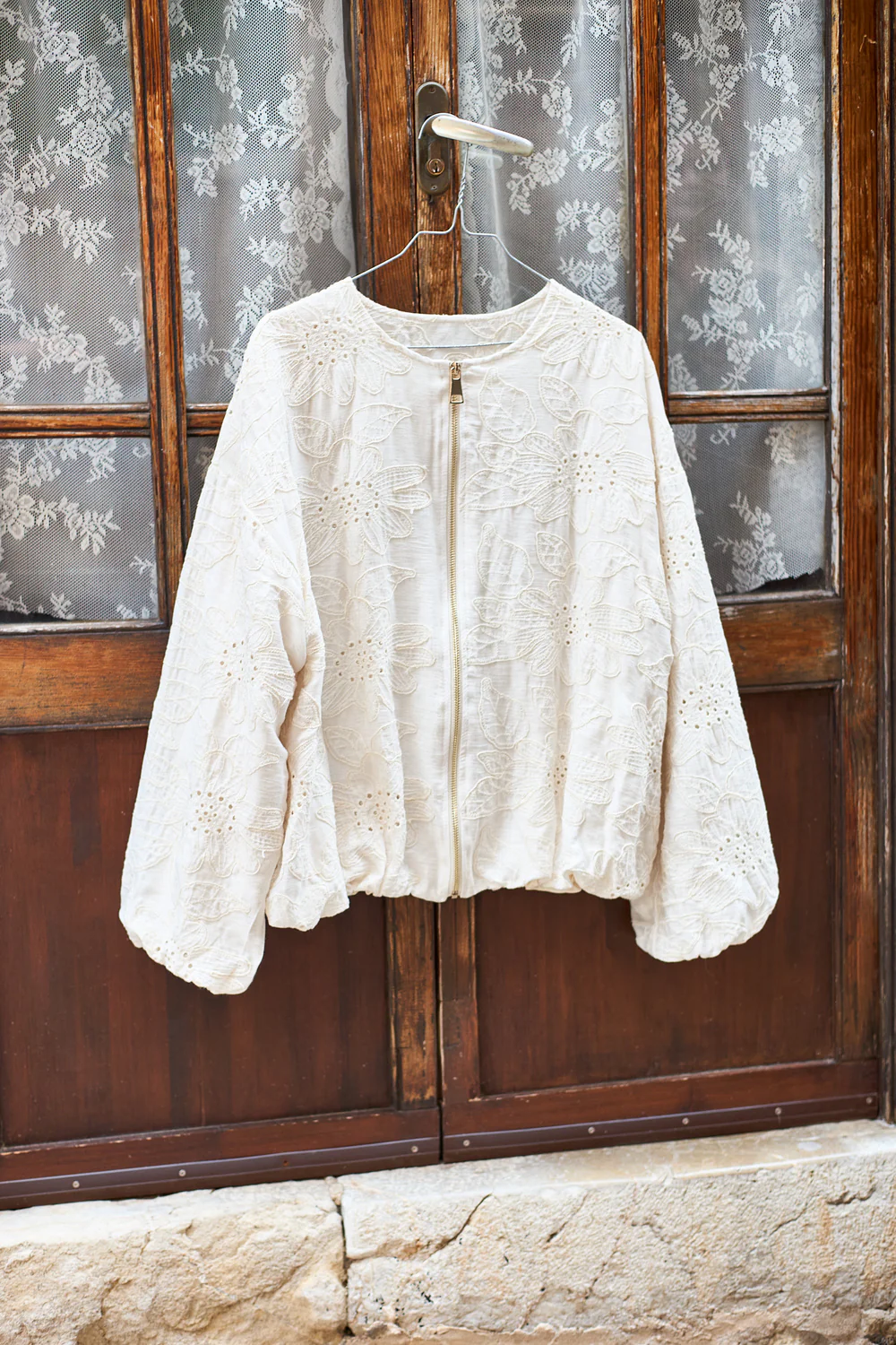 Cornelia Jacket | Creme | Jakke fra Black Colour - Image 2