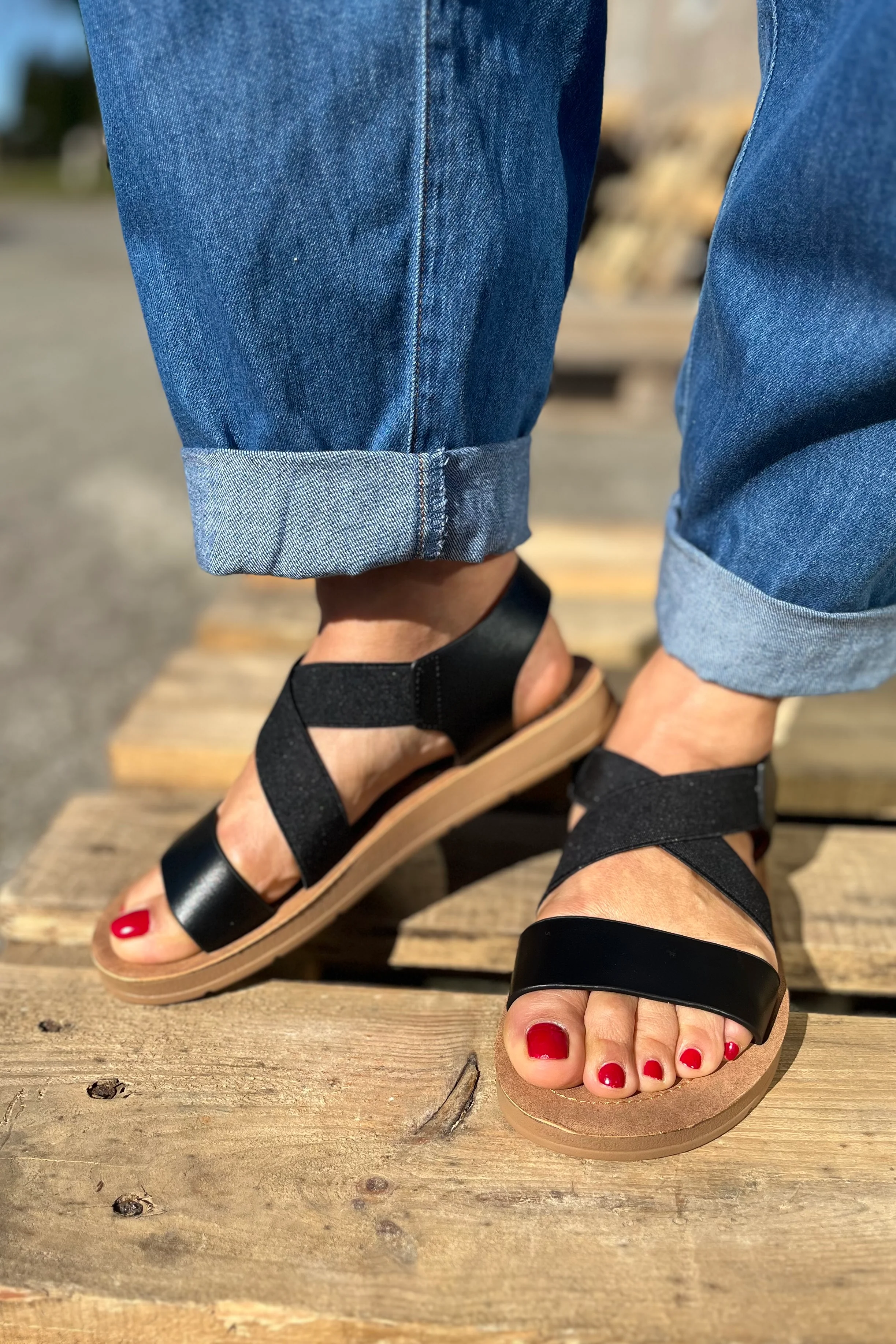 Crossed Sandals | Sort | Sandaler fra Lazy Bear - Image 2