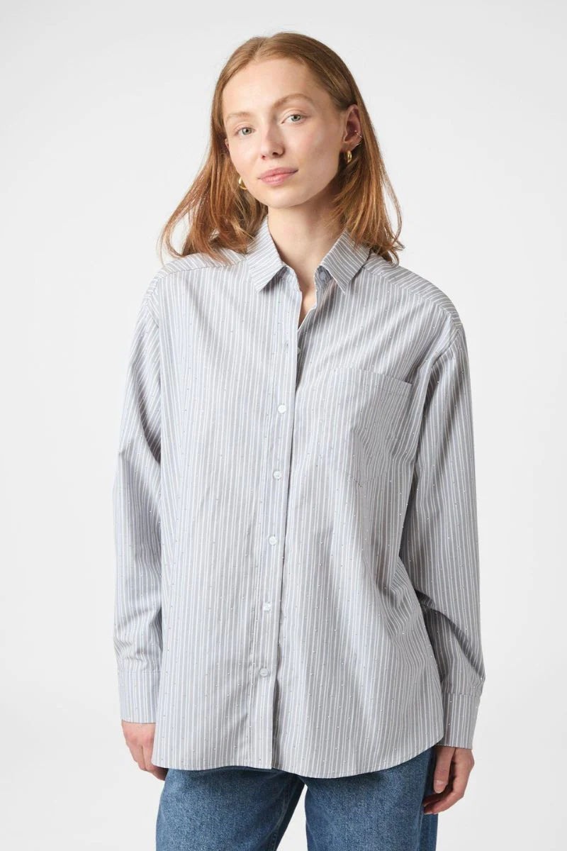 Dalma Stripe Stone Shirt | Light Grey | Bluse fra Neo Noir - Image 2