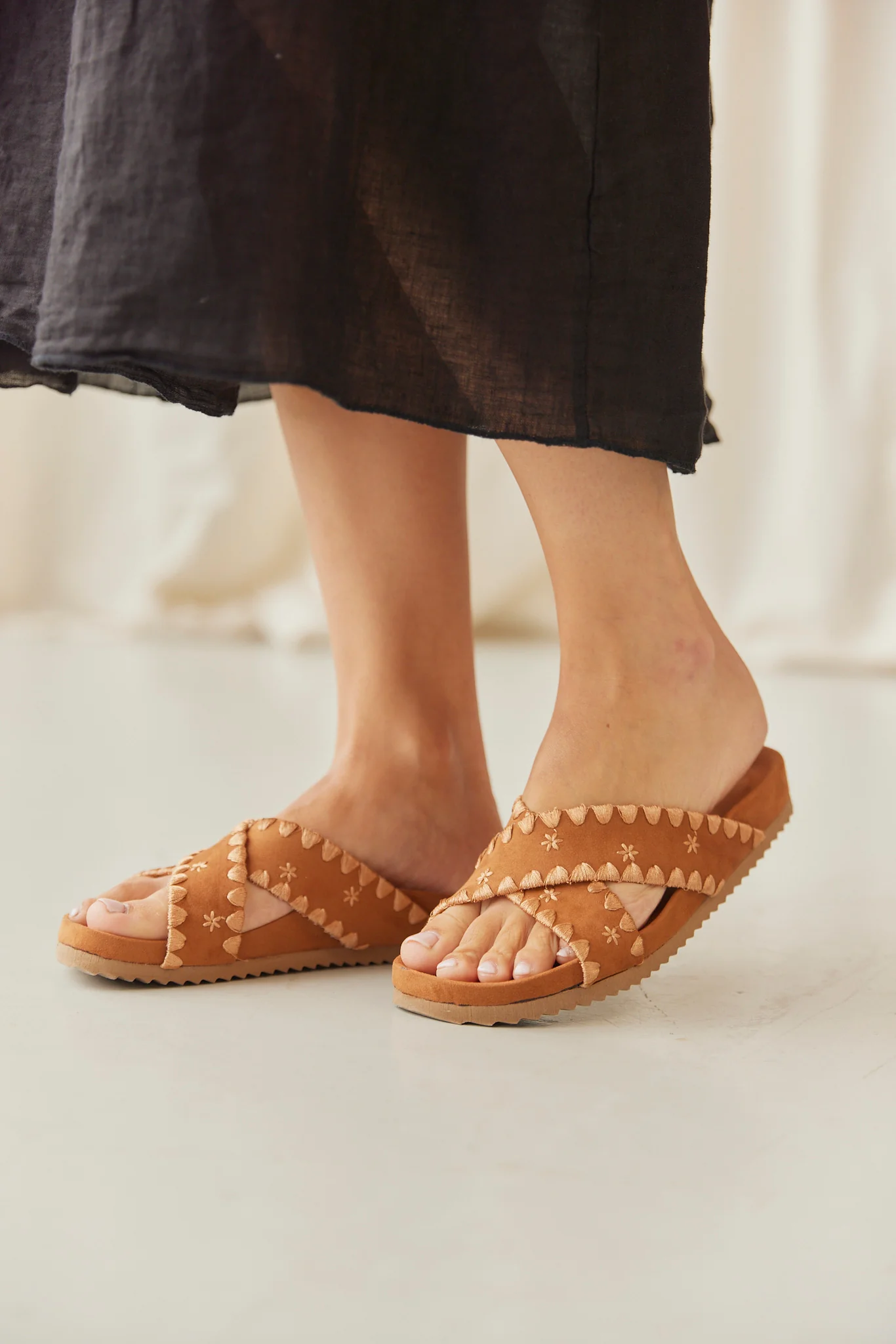 Elia Embroidered Sandals | Camel