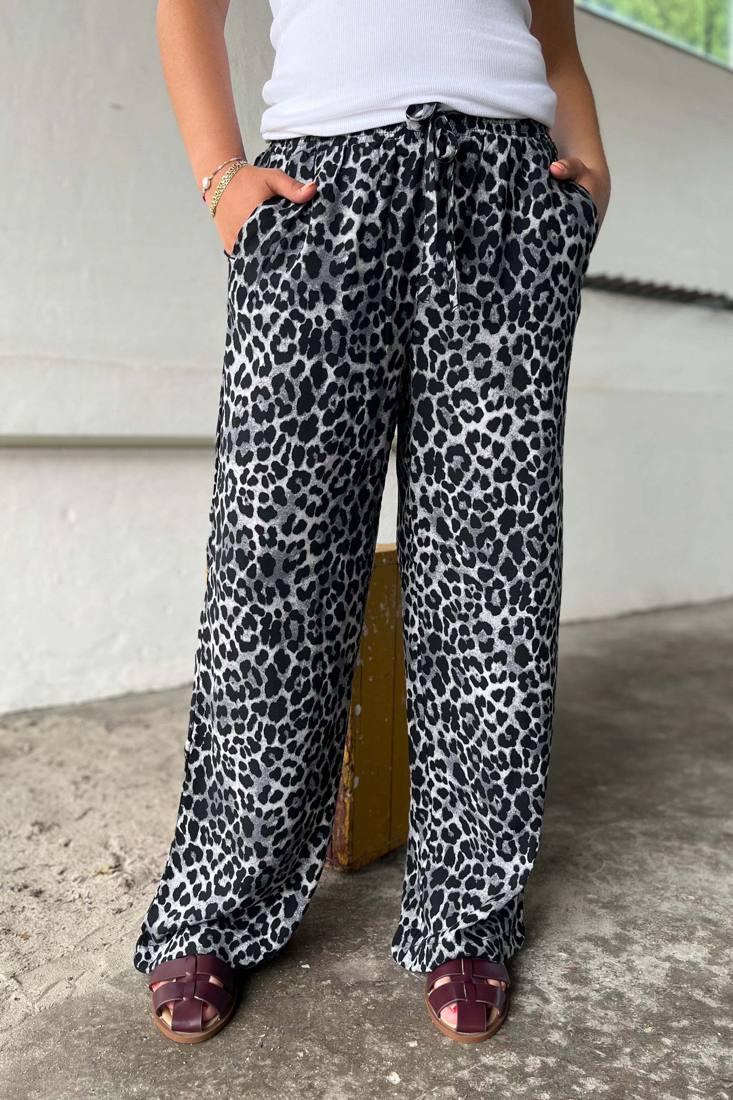 Elli Pants | Grå | Bukser fra Statebird - Image 3