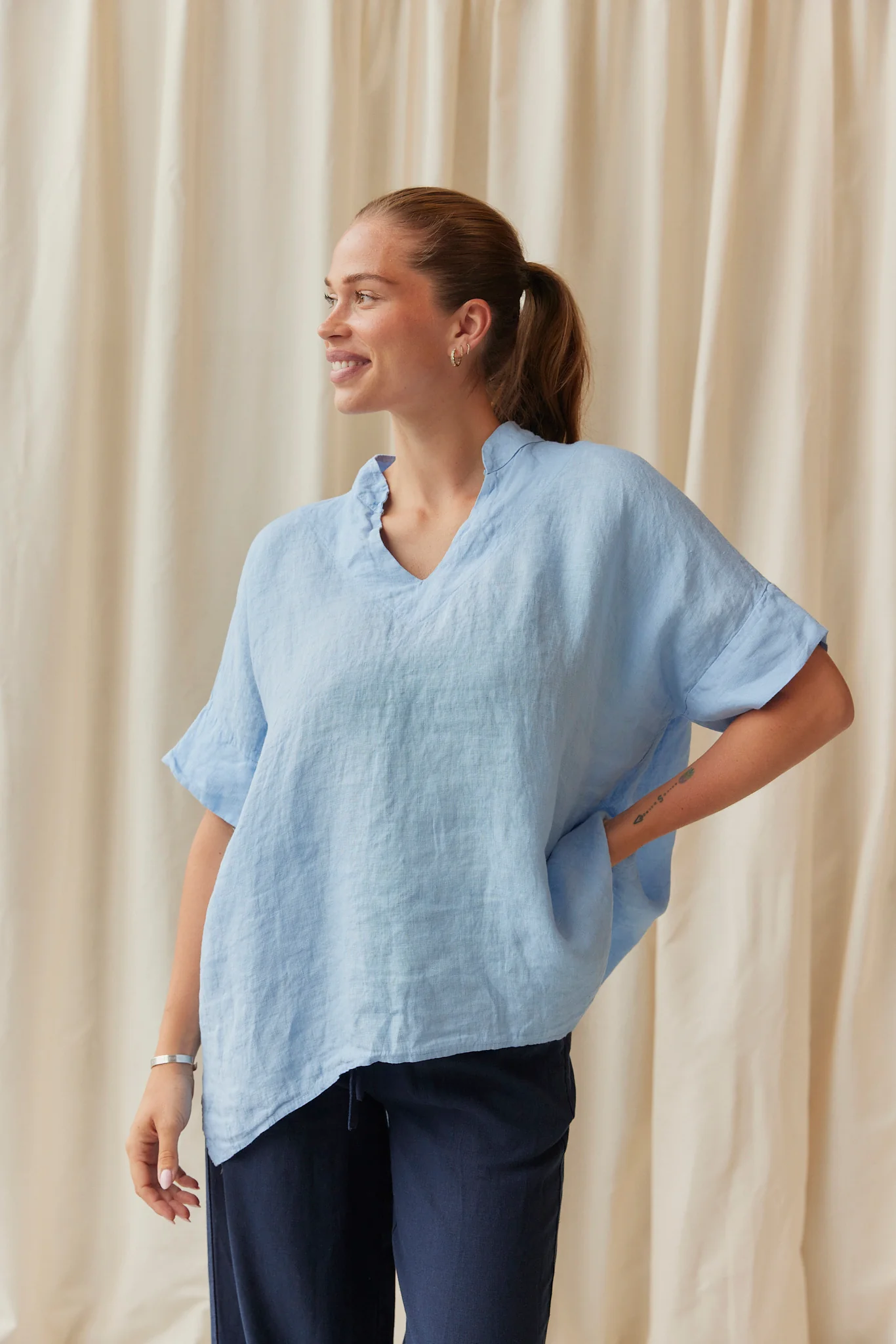 Fiorella Linen V-neck | Sky Blue - Image 2