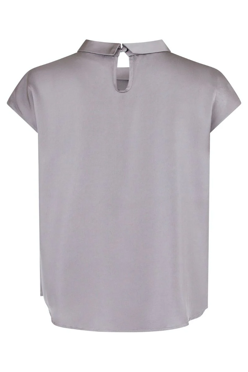 Fleur Drapy Satin Blouse | Grey | Bluse fra Neo Noir - Image 5