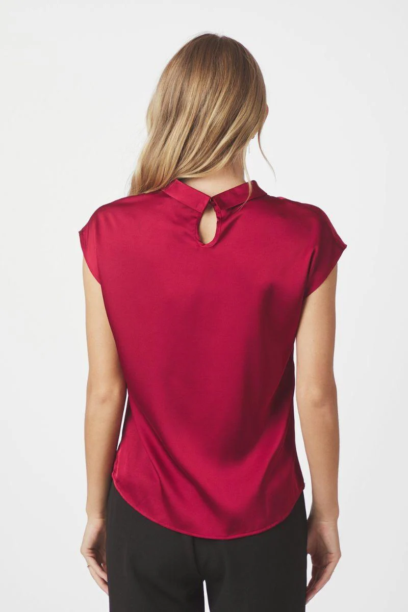 Fleur Drapy Satin Blouse | Wine | Bluse fra Neo Noir - Image 4