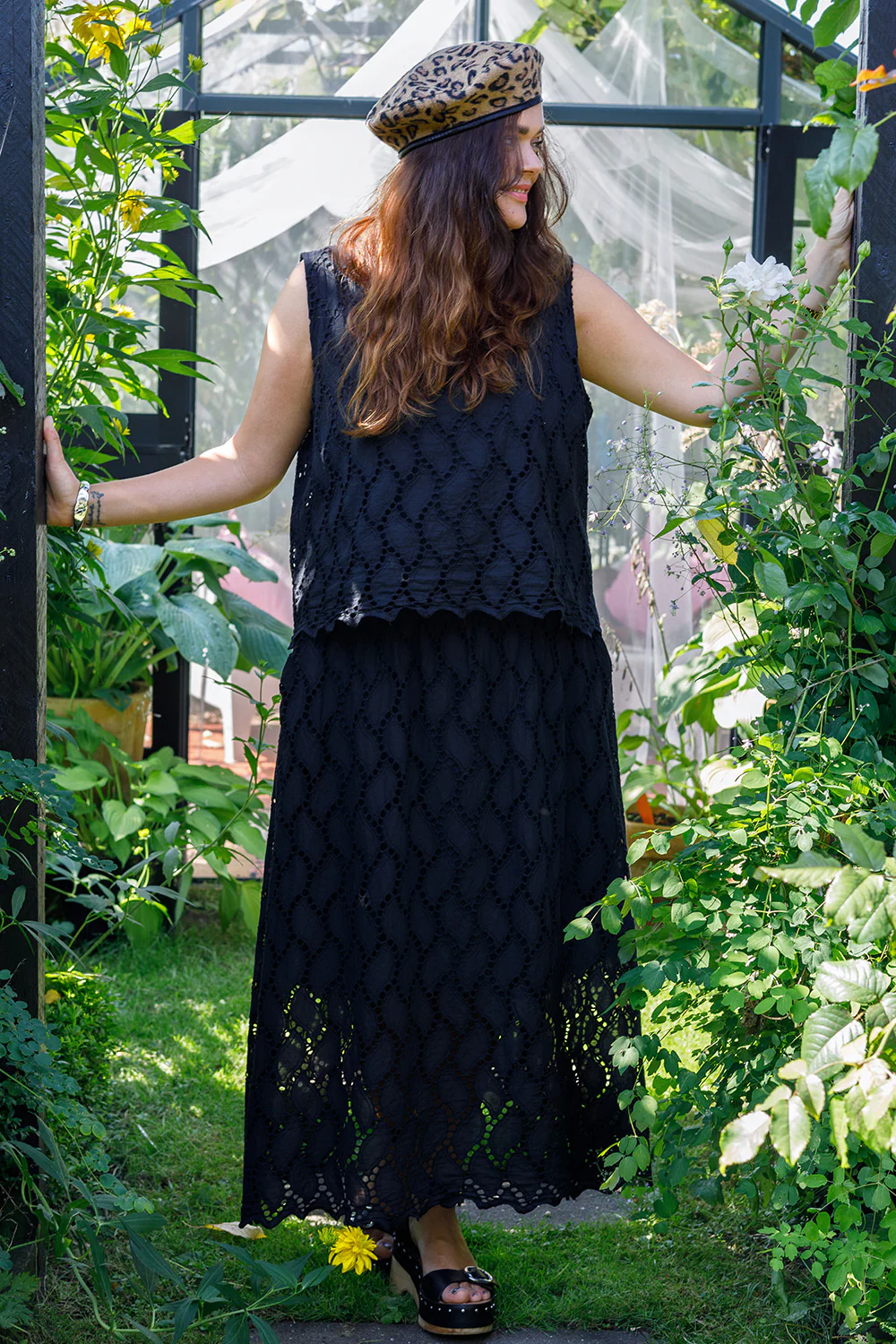 Freya Cut Out Lace Skirt | Black | Nederdel fra Black Colour - Image 4