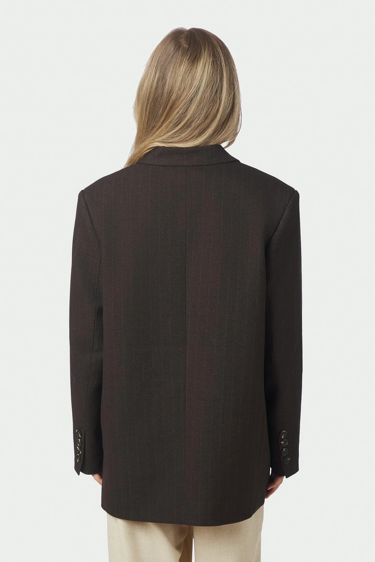 Gaby Pinstripe Blazer | Dark Brown | Blazer fra Neo Noir - Image 4