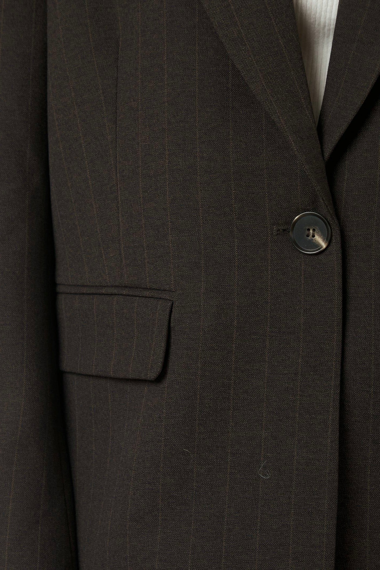 Gaby Pinstripe Blazer | Dark Brown | Blazer fra Neo Noir - Image 5