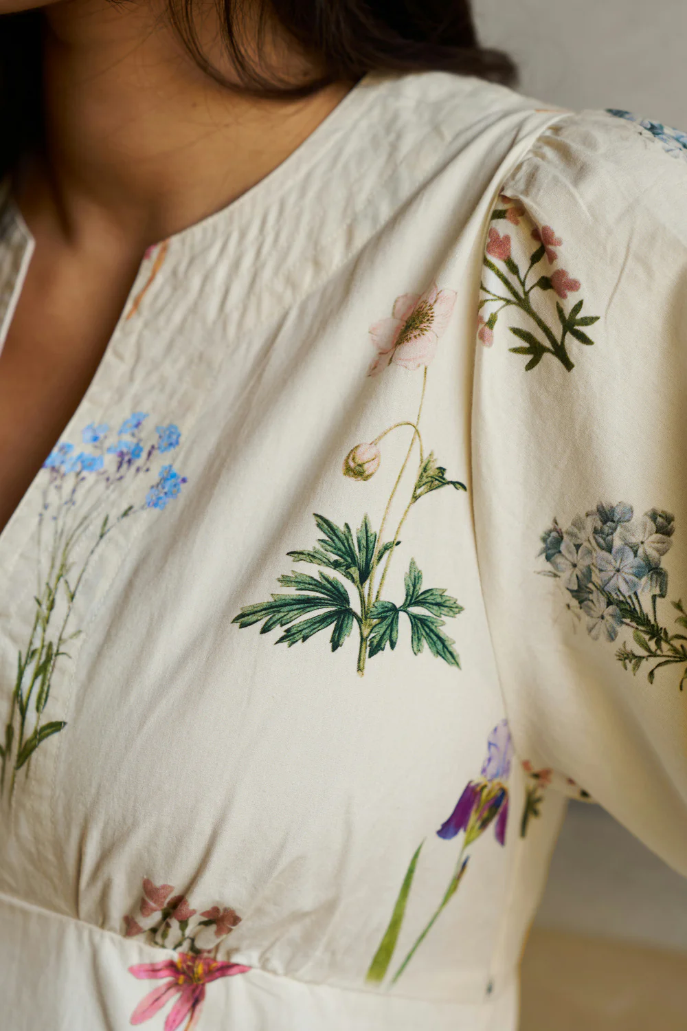 Gardena Flower Rank Dress | Off White | Kjole fra Neo Noir - Image 3