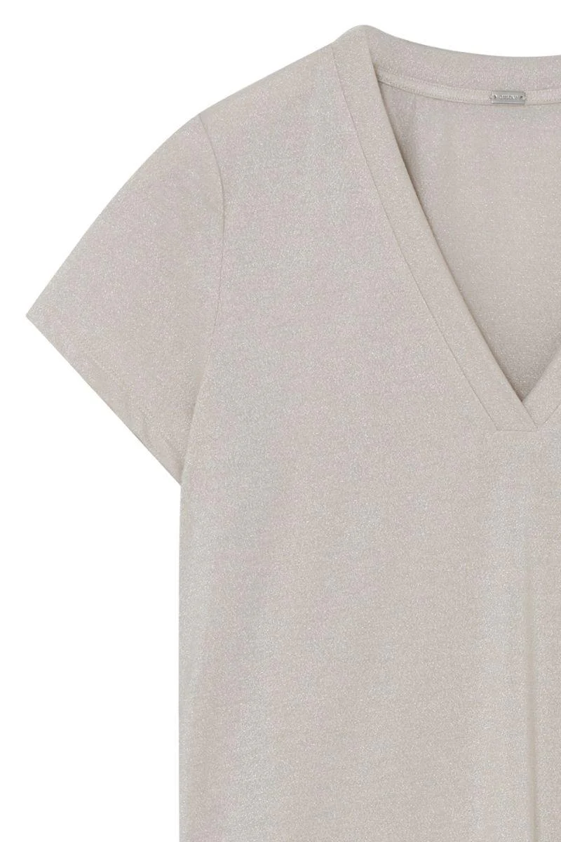 Ginnie V-neck t-shirt S/S | Almond | T-Shirt fra Gustav - Image 2
