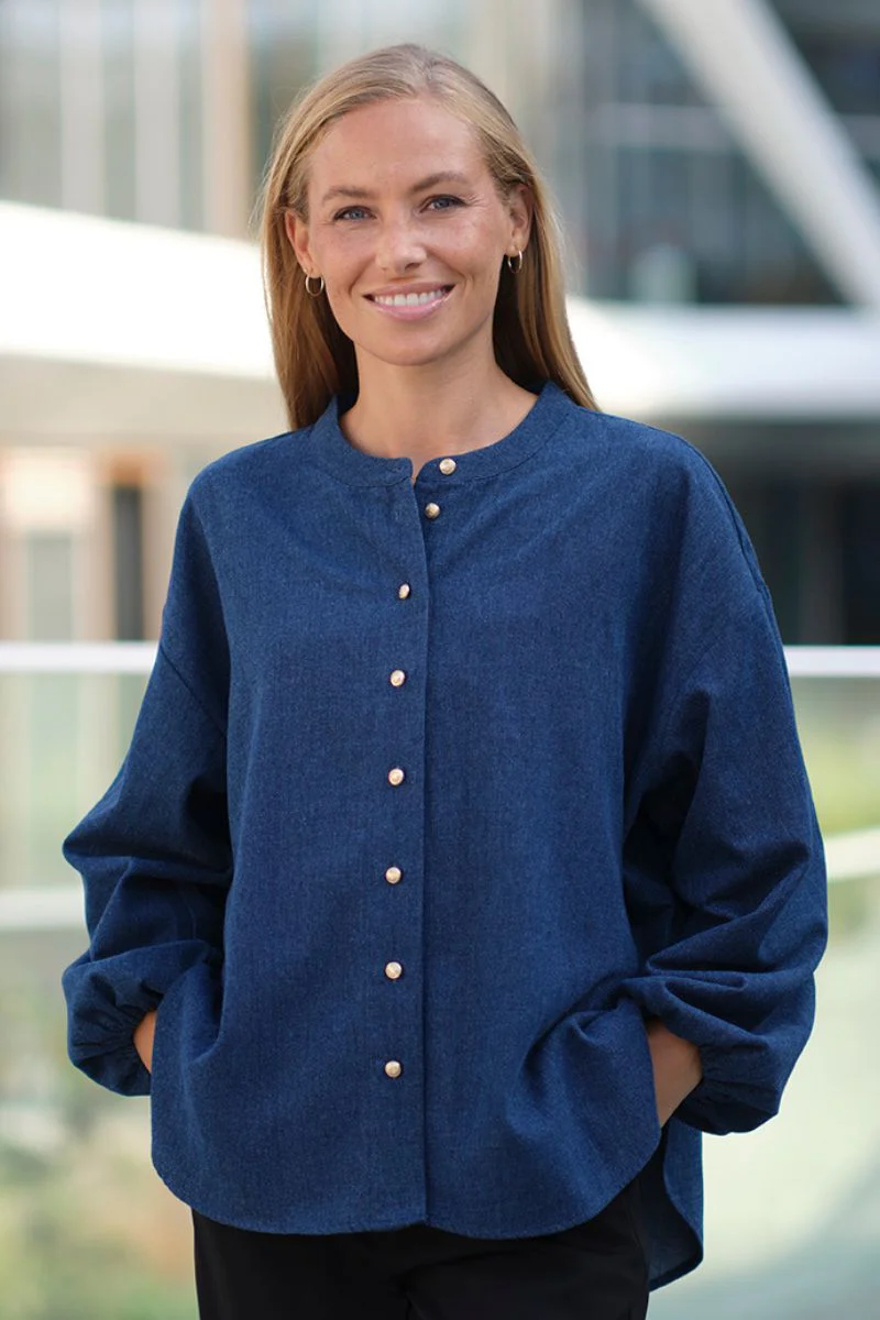 Hekla Blouse | Blue | Bluse fra Prepair - Image 3