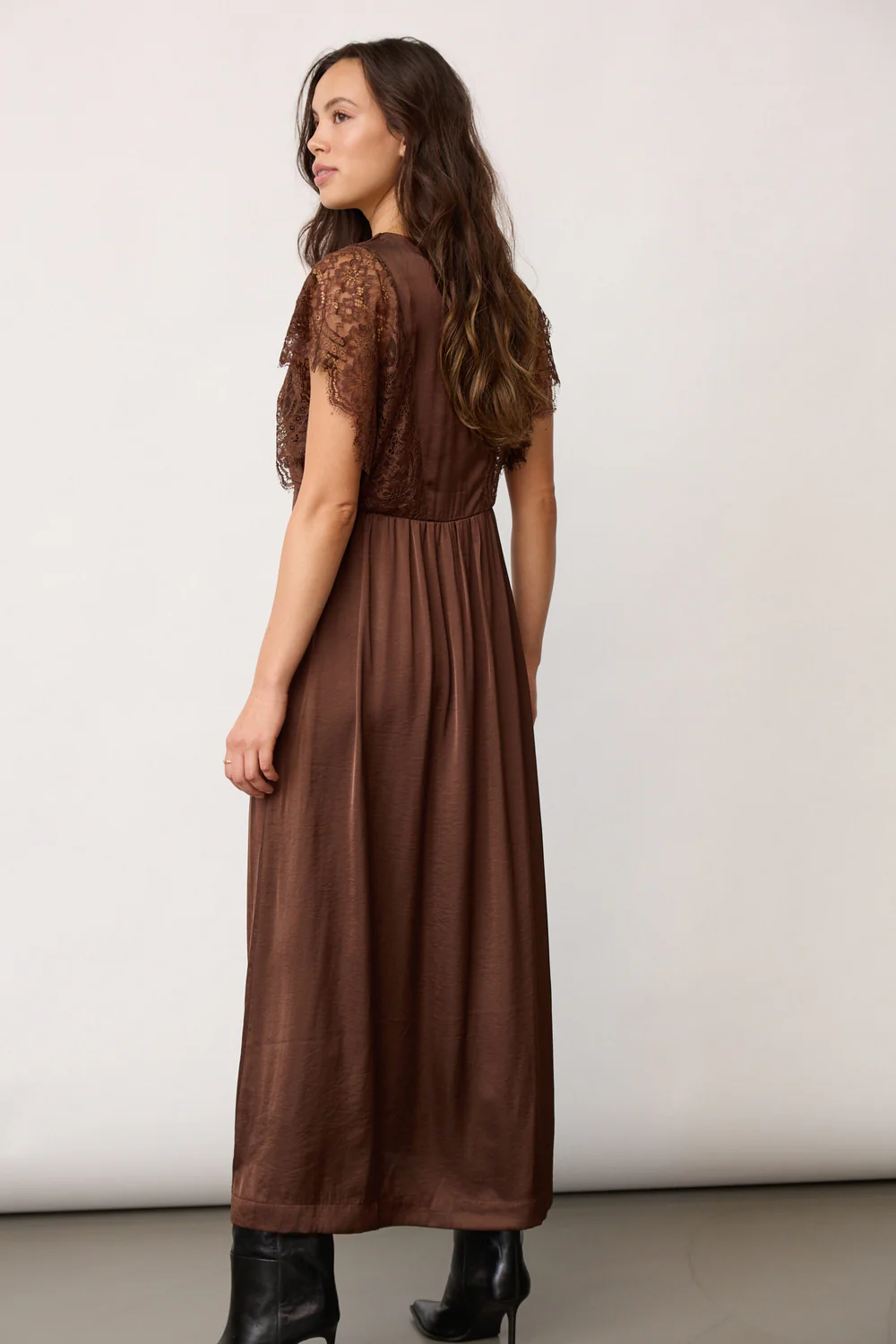 Iduncc Lace Dress | Dark Brown | Kjole fra Co'Couture - Image 3