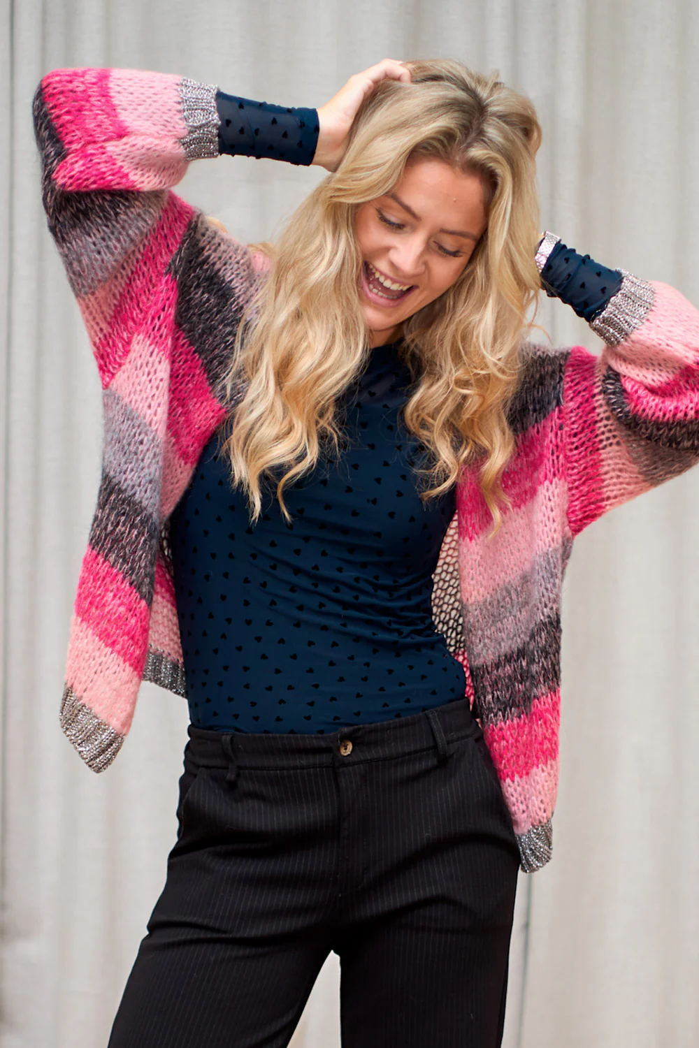 Isole Love Mesh Blouse | Navy | Bluse fra Black Colour - Image 2