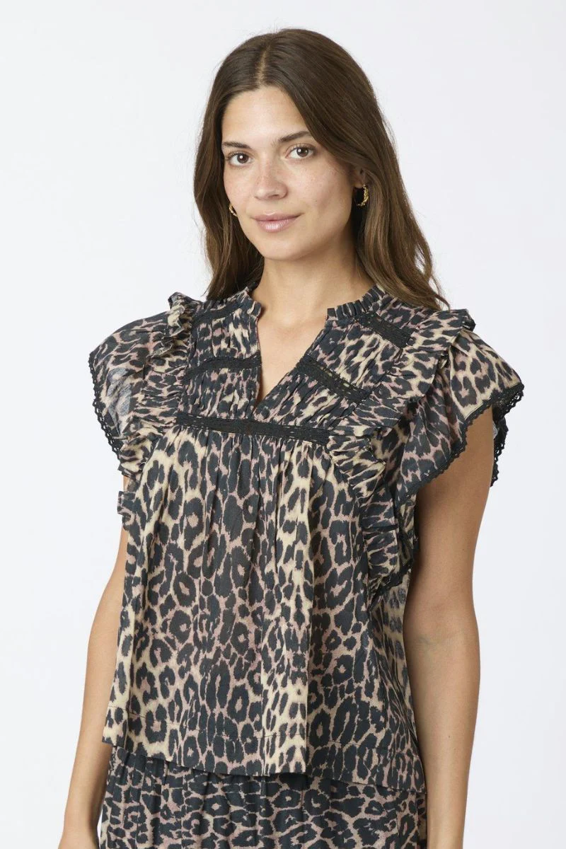 Jayla Leo Voile Top | Leopard | Top fra Neo Noir - Image 2