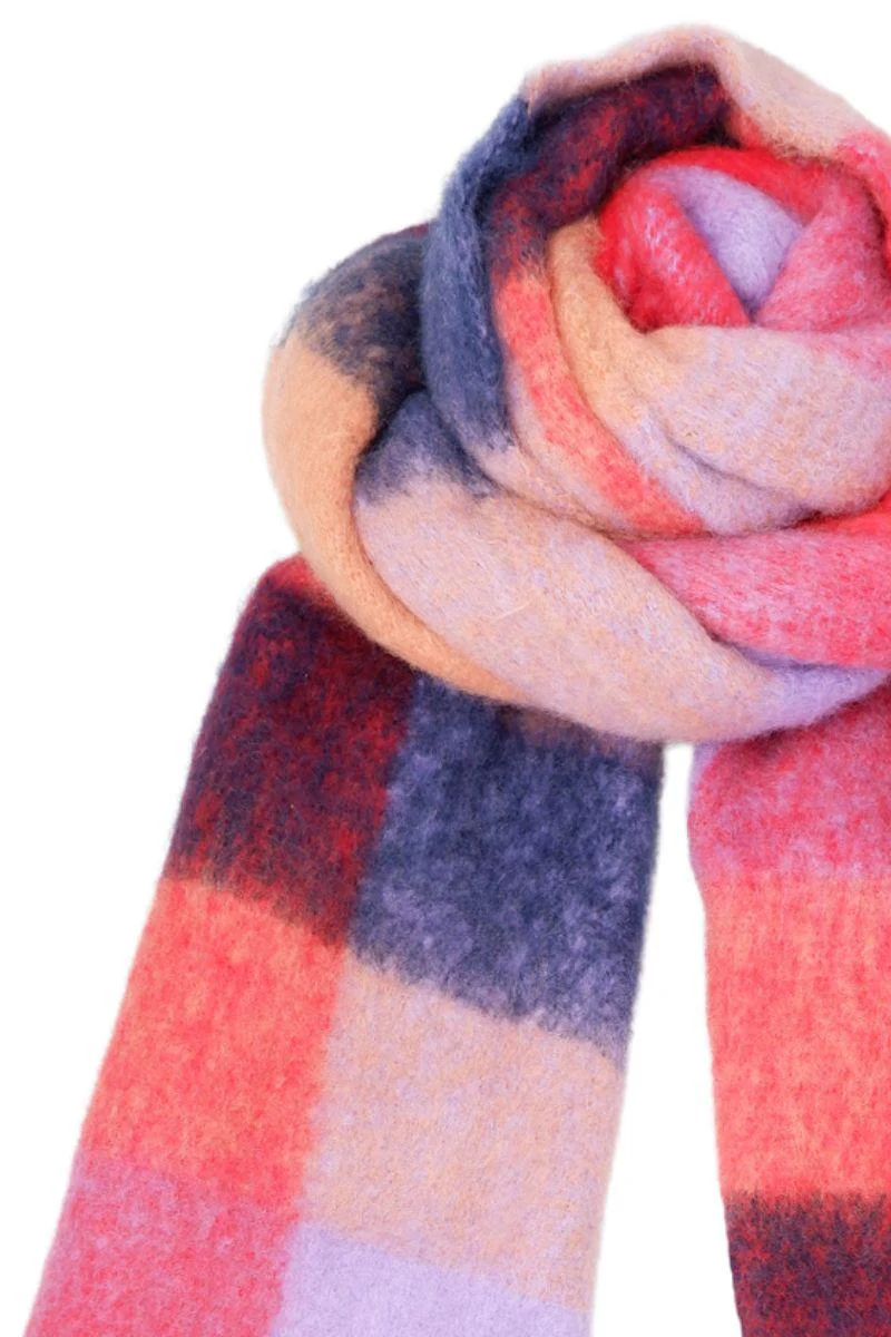 Jules Soft Winter Scarf | Red Mix | Tørklæder fra Black Colour - Image 2