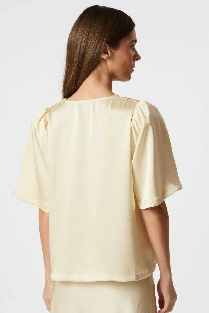 Largo Heavy Sateen Blouse | Light Yellow | Bluse fra Neo Noir - Image 5