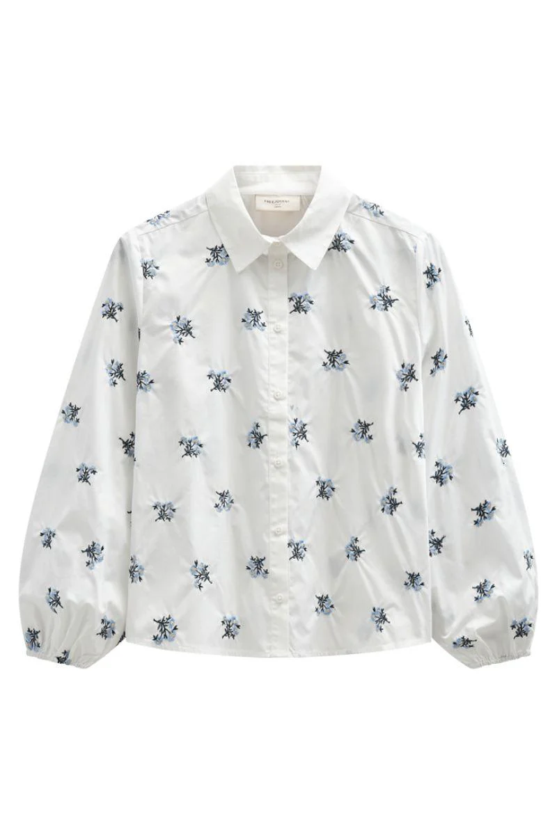 Leila Blouse 207433 | Star Off-White W. Vista Blue | Bluse fra Freequent