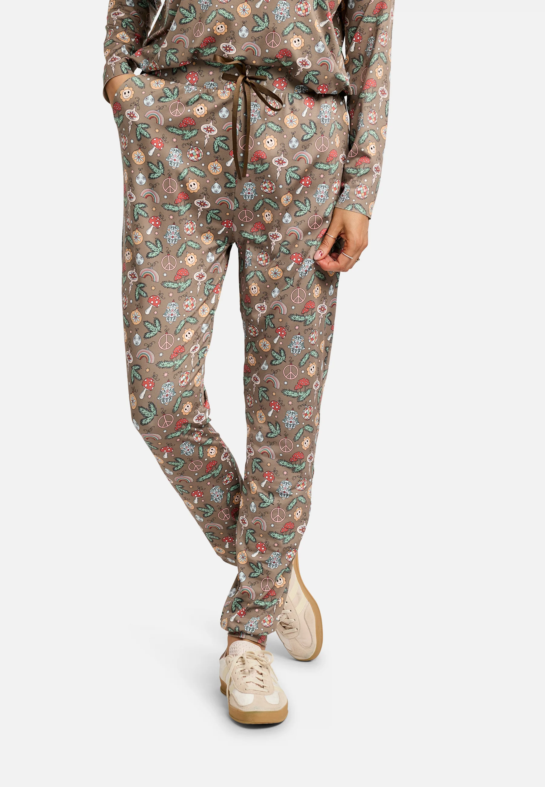 Alma Pants | Smiley Peace Brown | Bukser fra Liberté